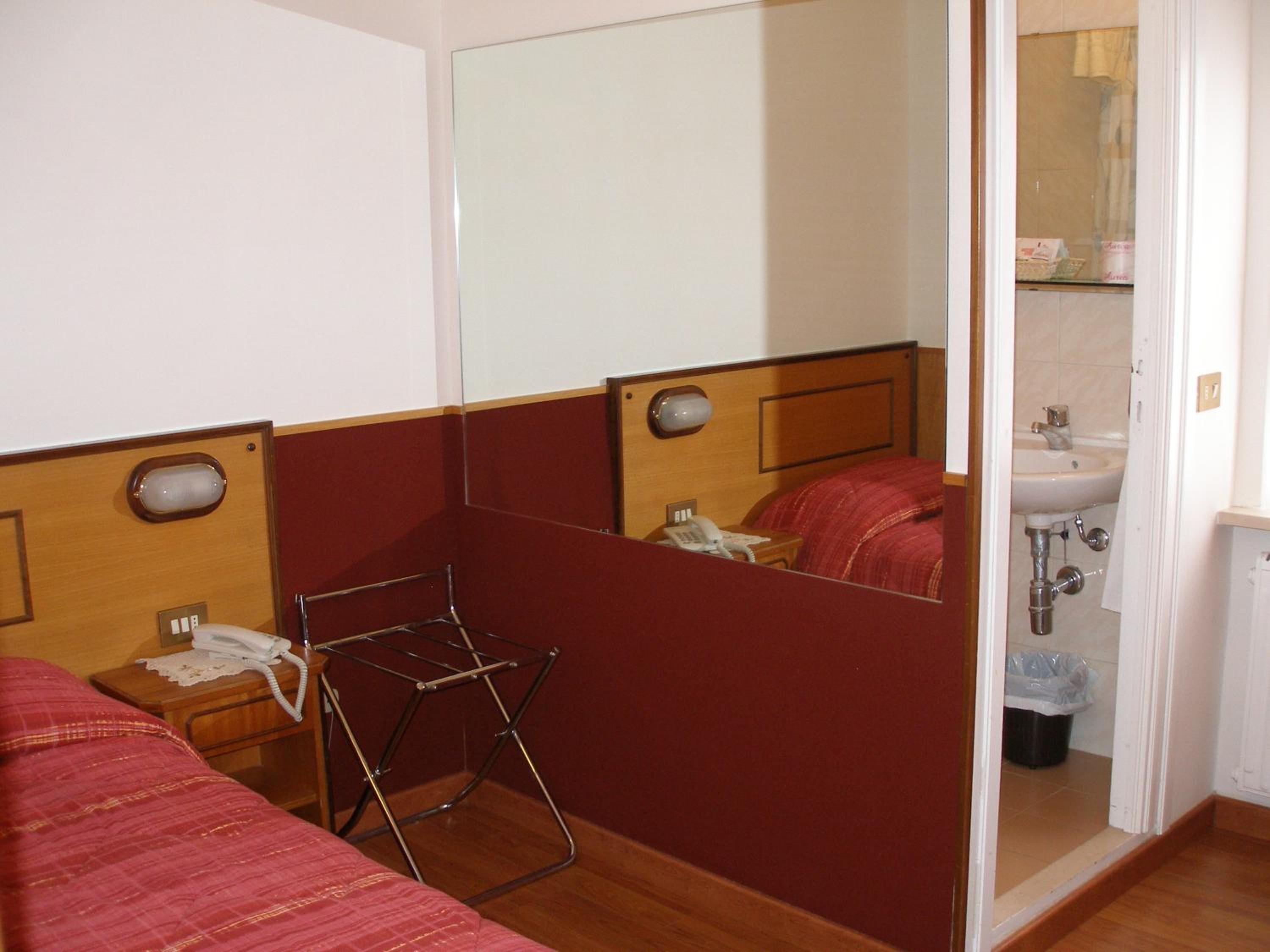 Economy Single Room