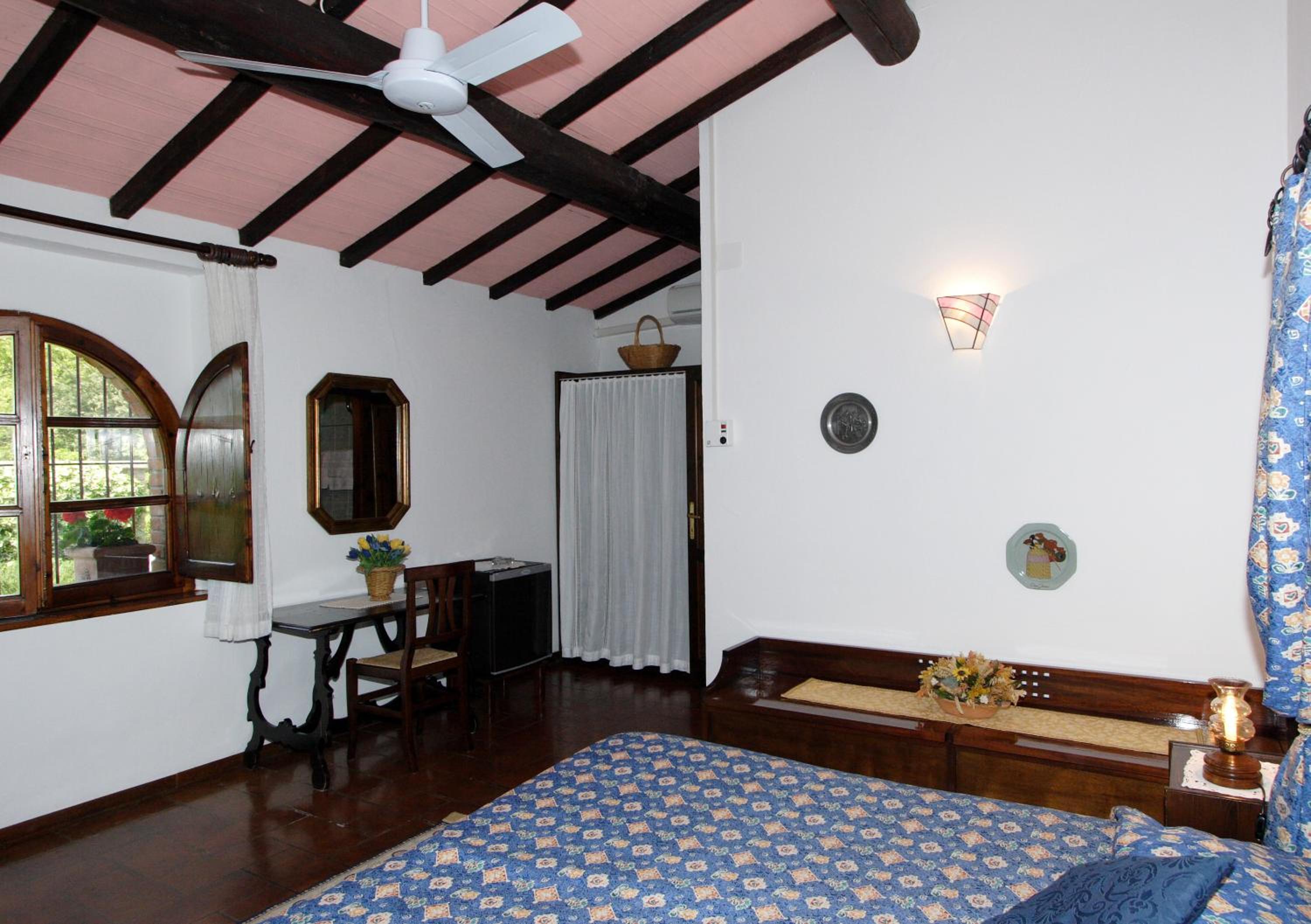 Double Room - Photo 5