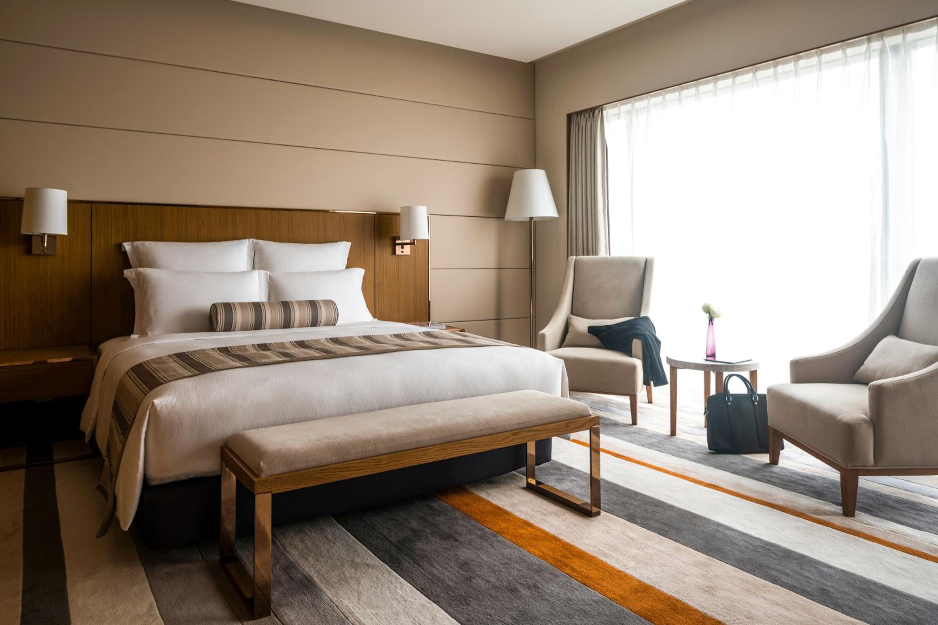 Deluxe King Room photo 2