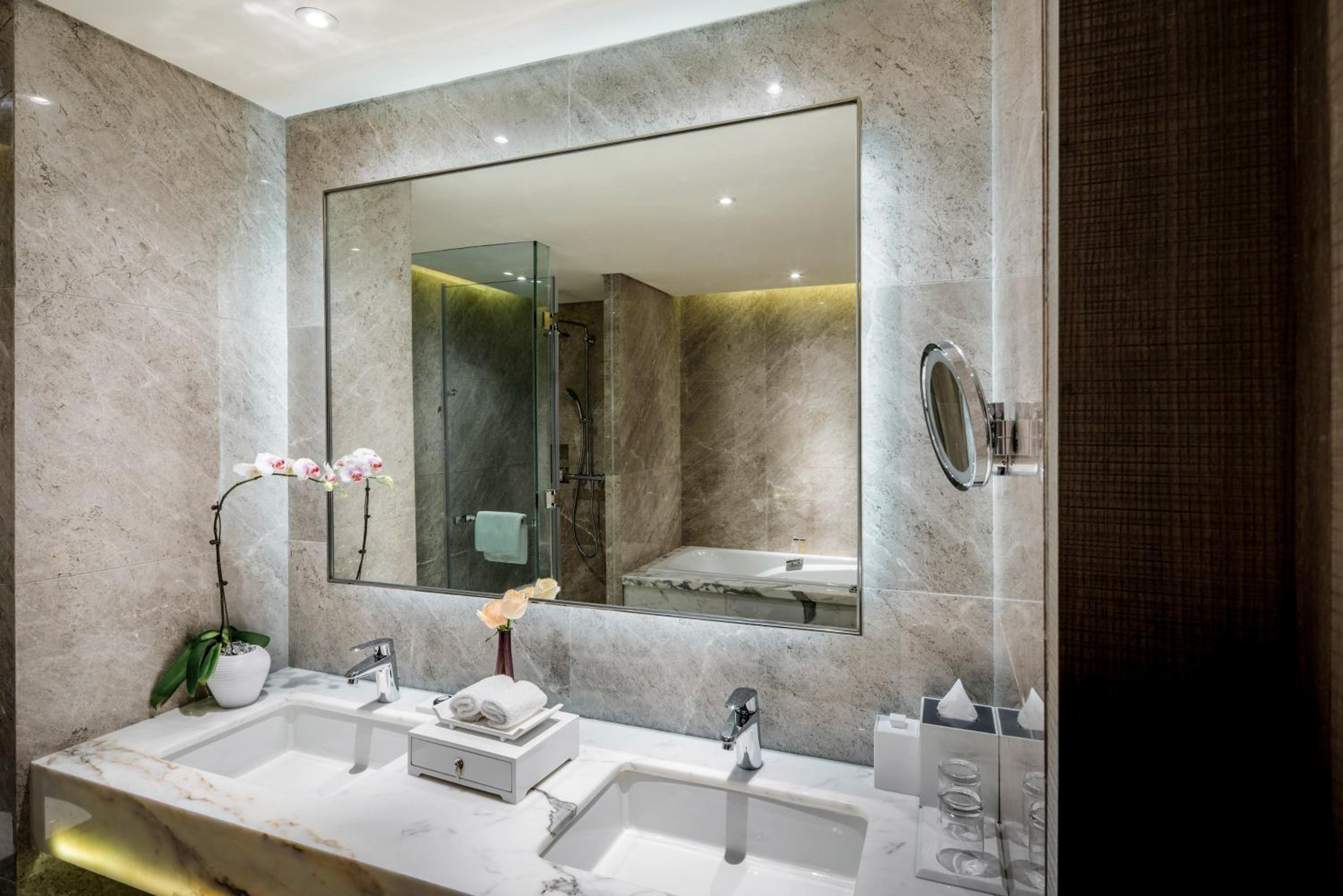 Deluxe Executive King Room photo 3