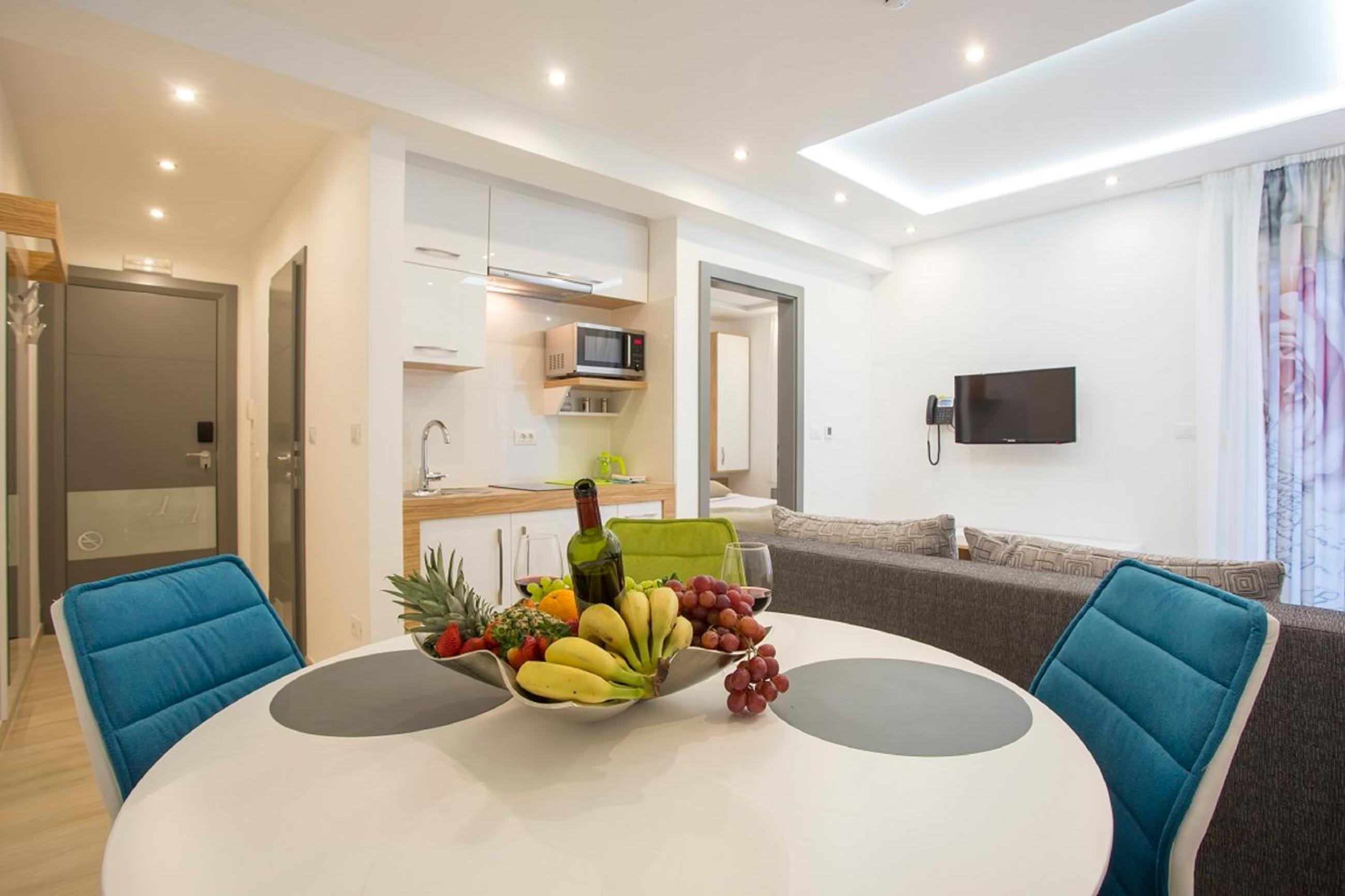 One-Bedroom Apartment with Sea View