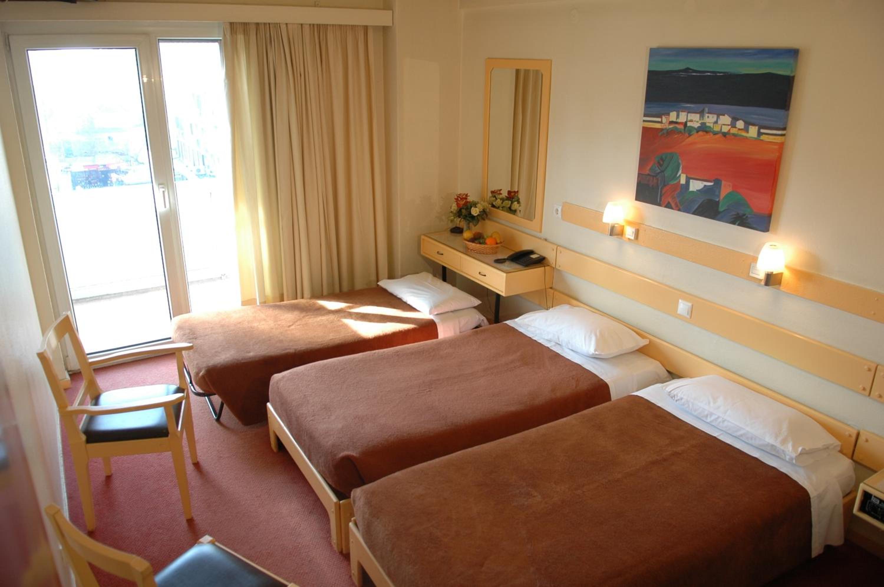 Triple Room - Photo 1