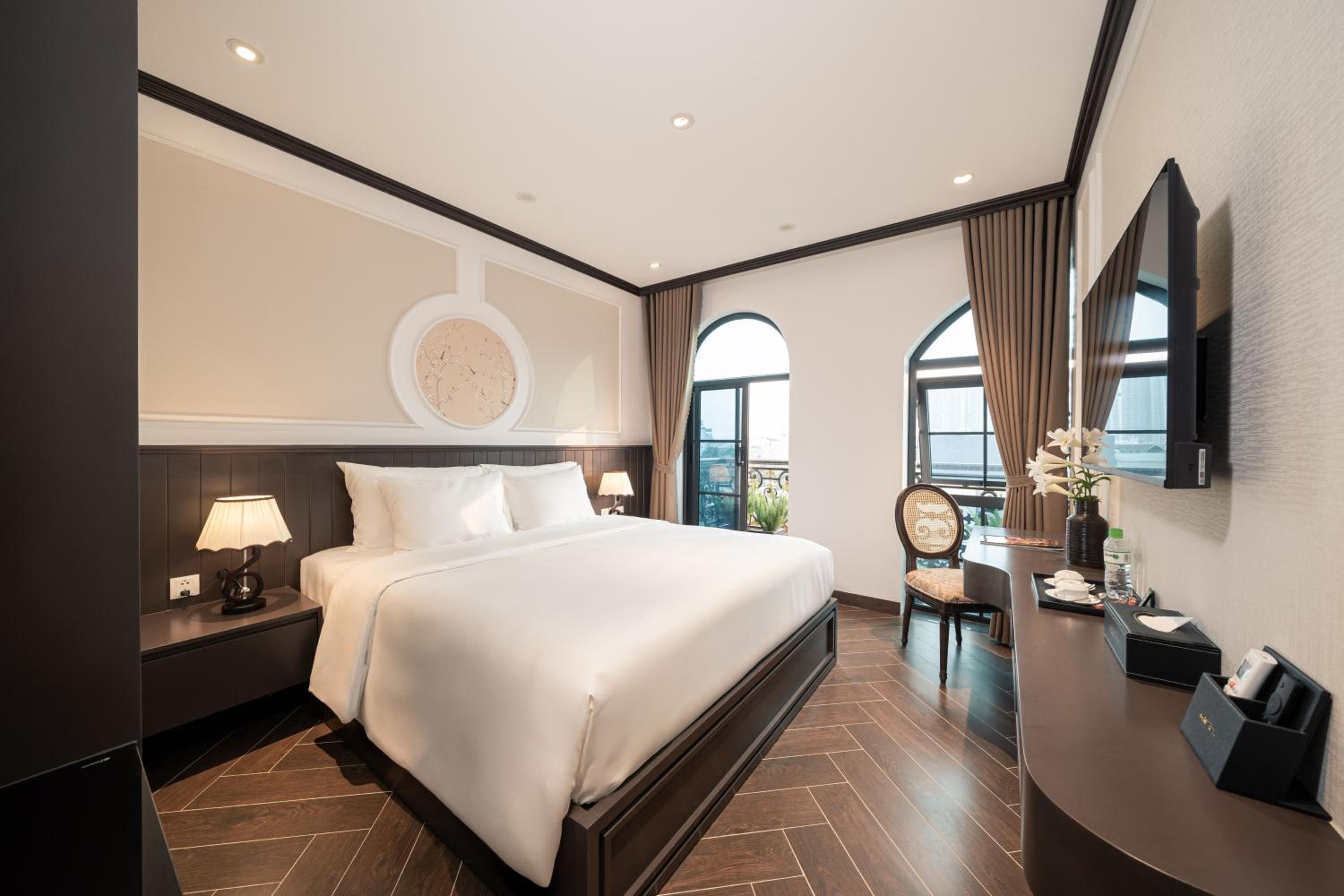 King Room with Balcony photo 1
