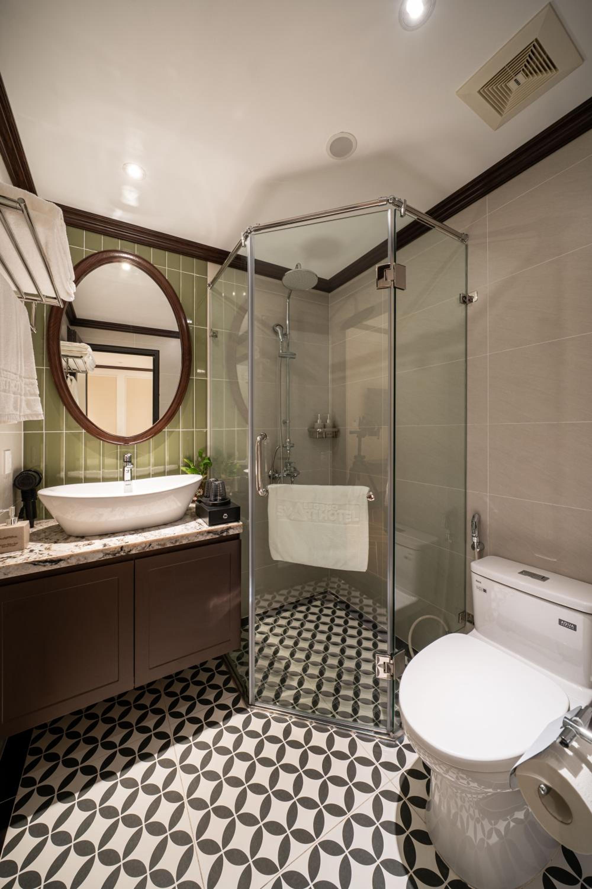 Deluxe Room (2 Adults + 1 Child) photo 2