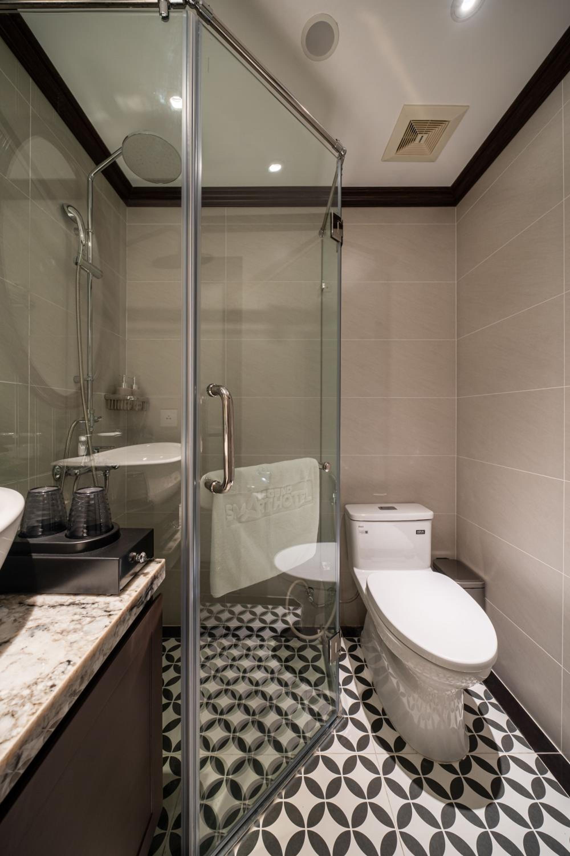 Deluxe Room (2 Adults + 1 Child)