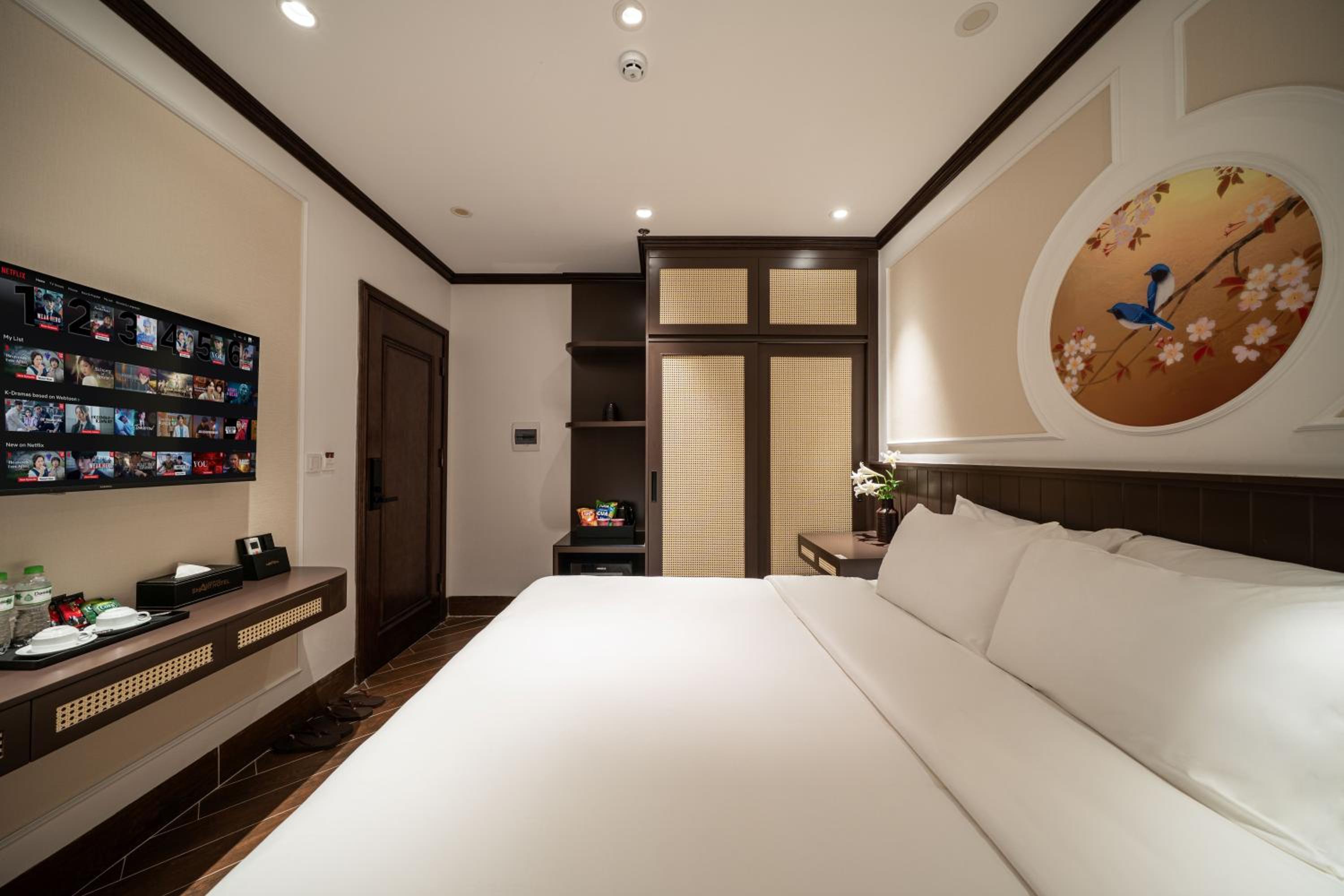 Deluxe Room (2 Adults + 1 Child) photo 1