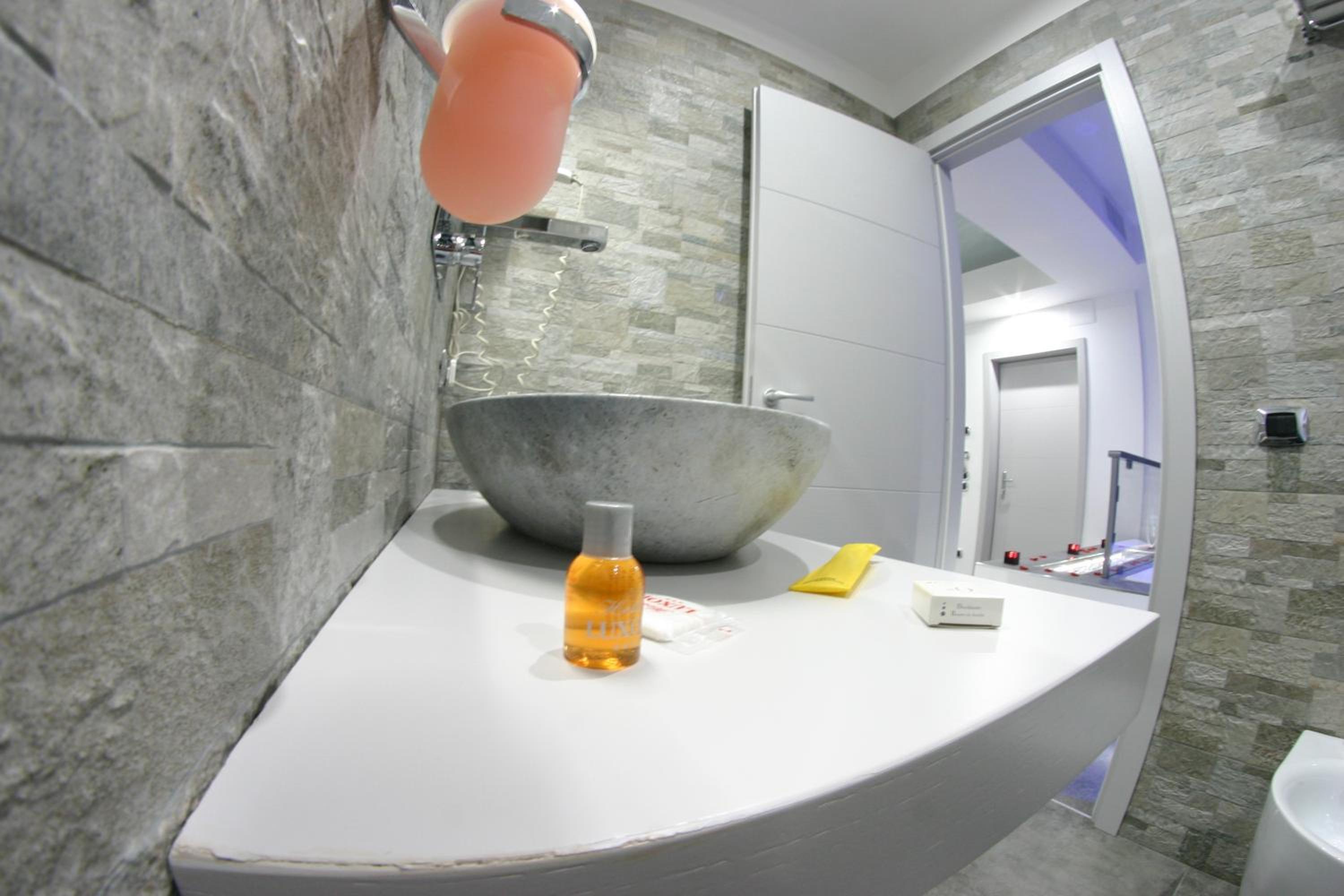 Suite with Spa Bath photo 2