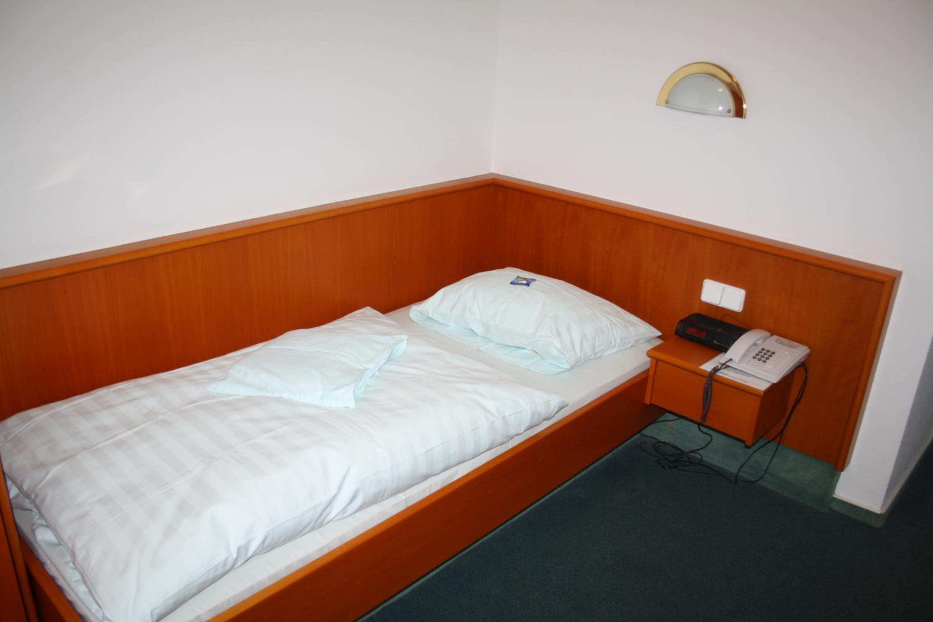 Single Room photo 2