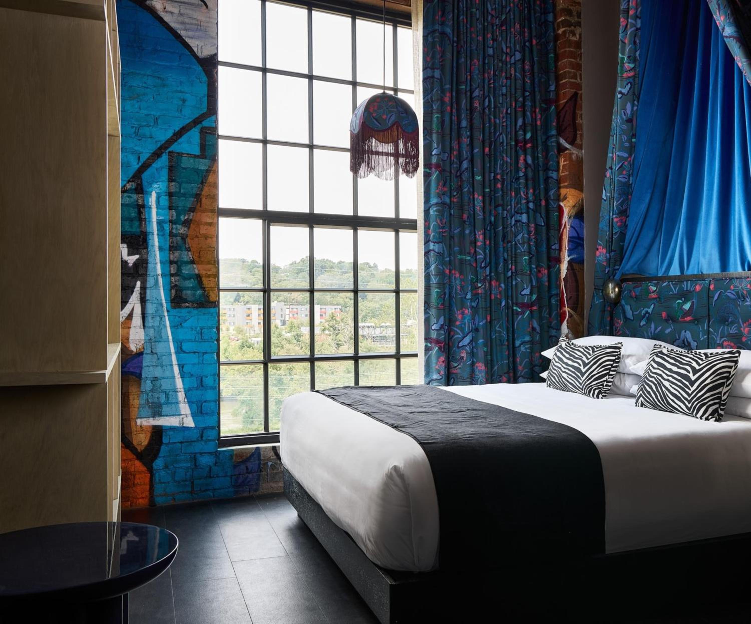 King Room with Riverfront View photo 2