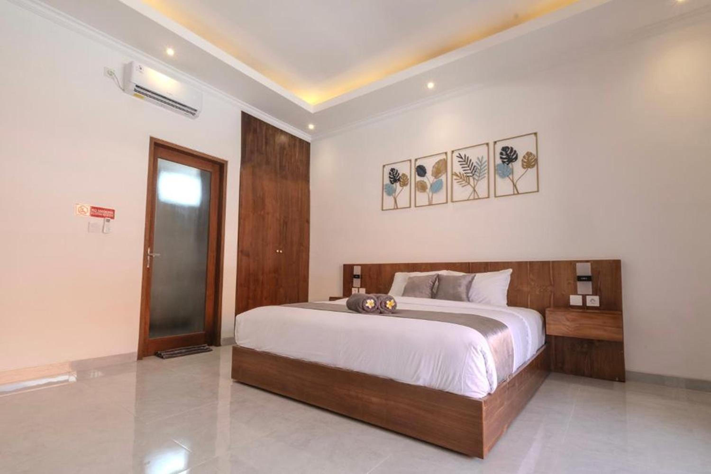 Deluxe Double Room - Photo 11