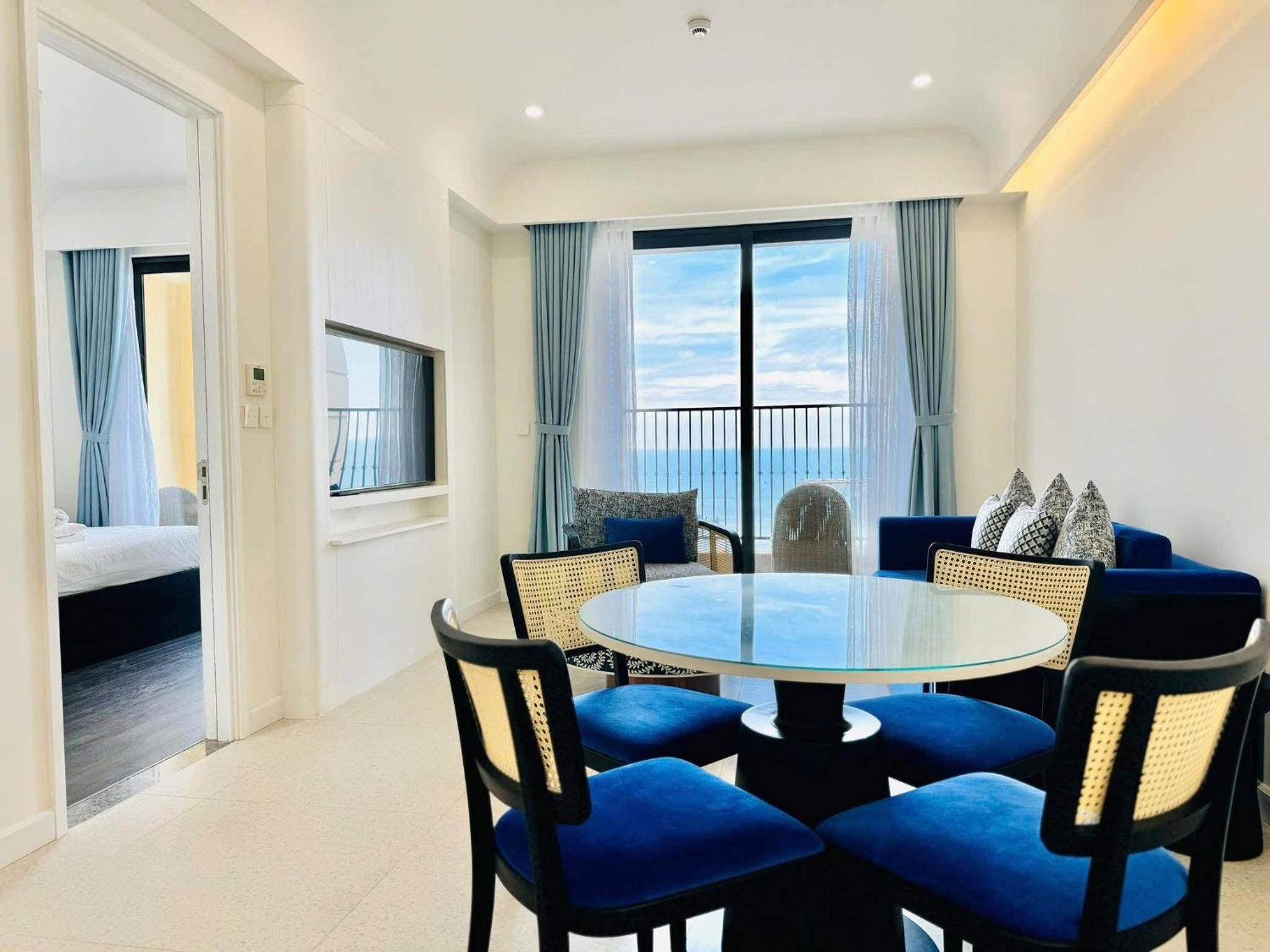 One-Bedroom Apartment - Oceanfront photo 3
