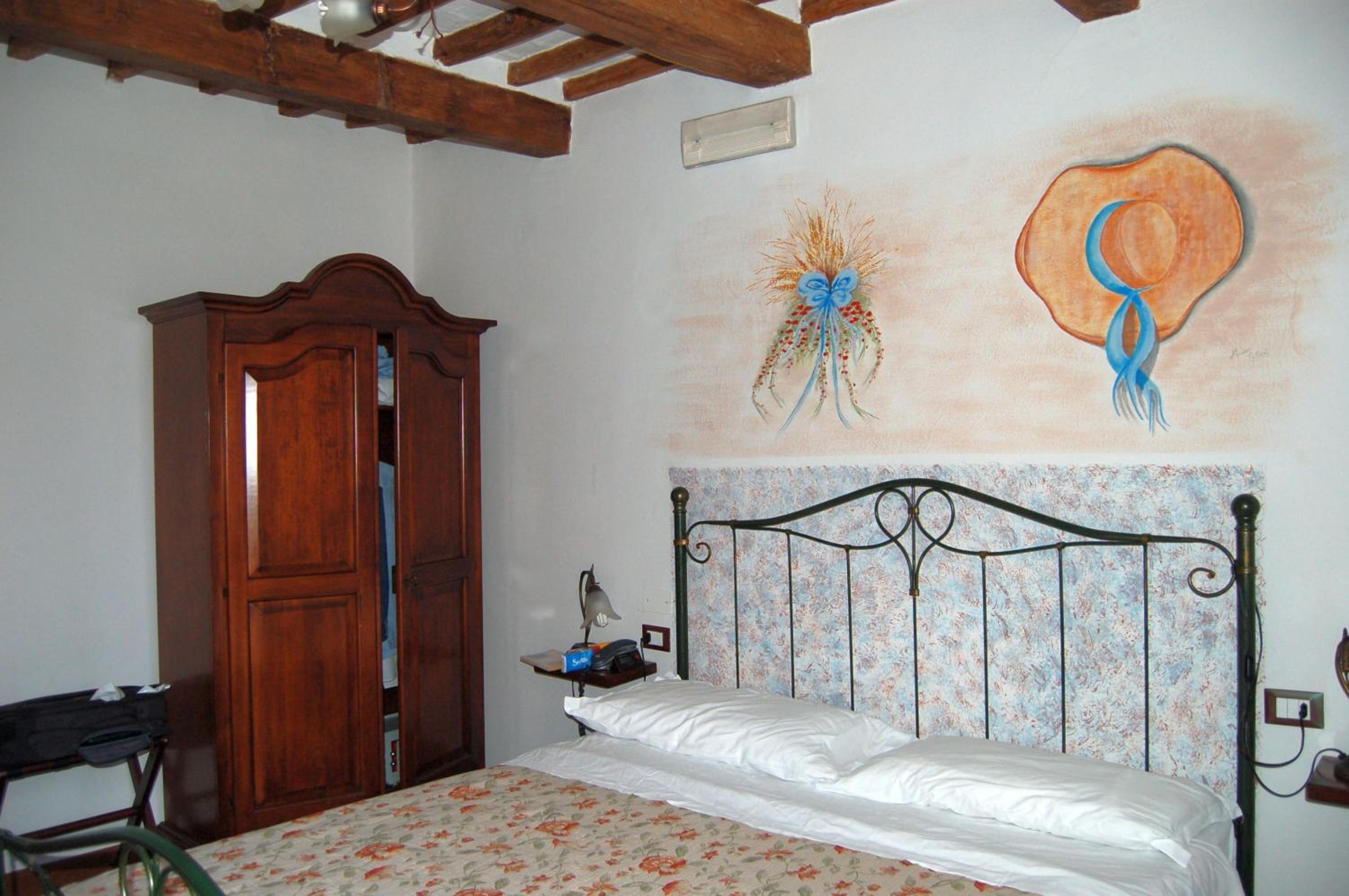 Double or Twin Room - Photo 11