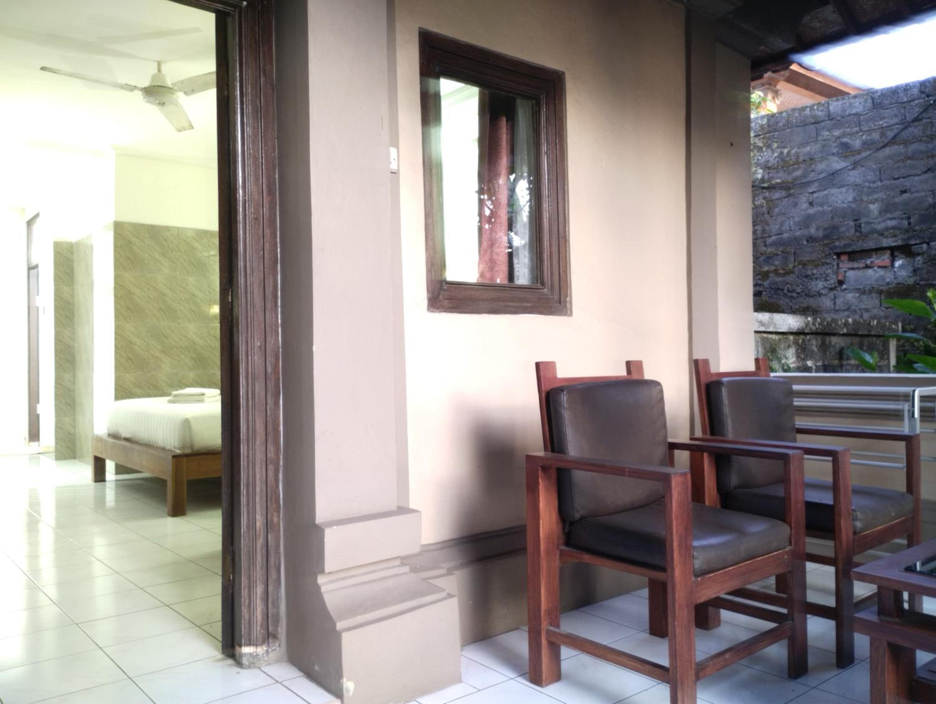 Basic Triple Room - Photo 17