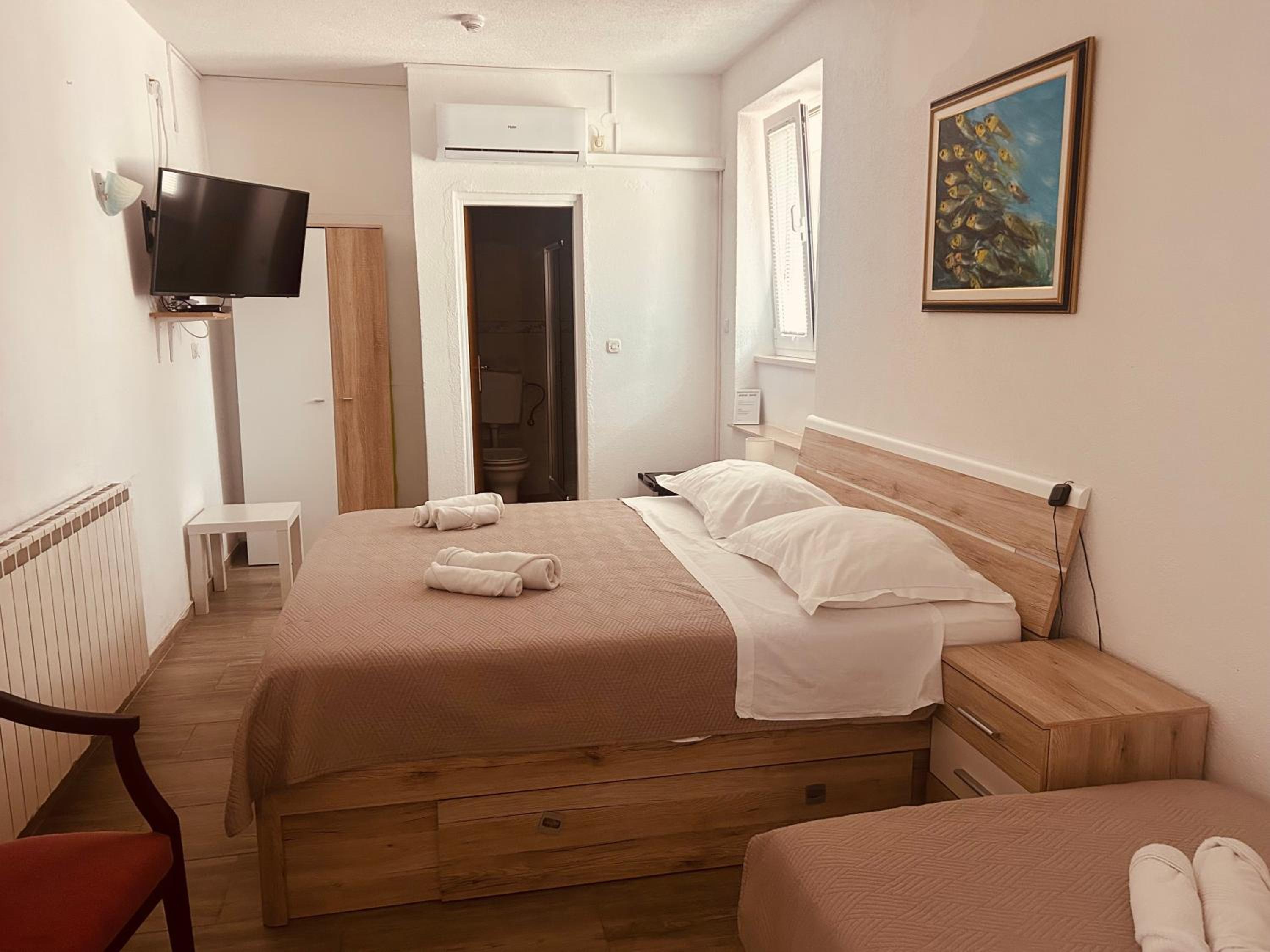 Triple Room - Photo 2