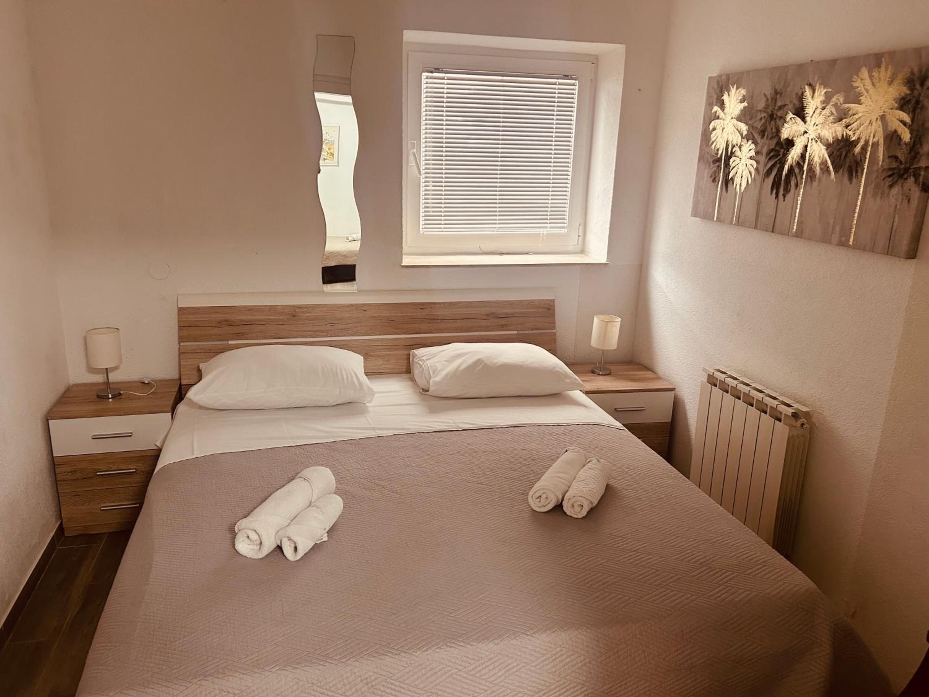 Double Room - Photo 2