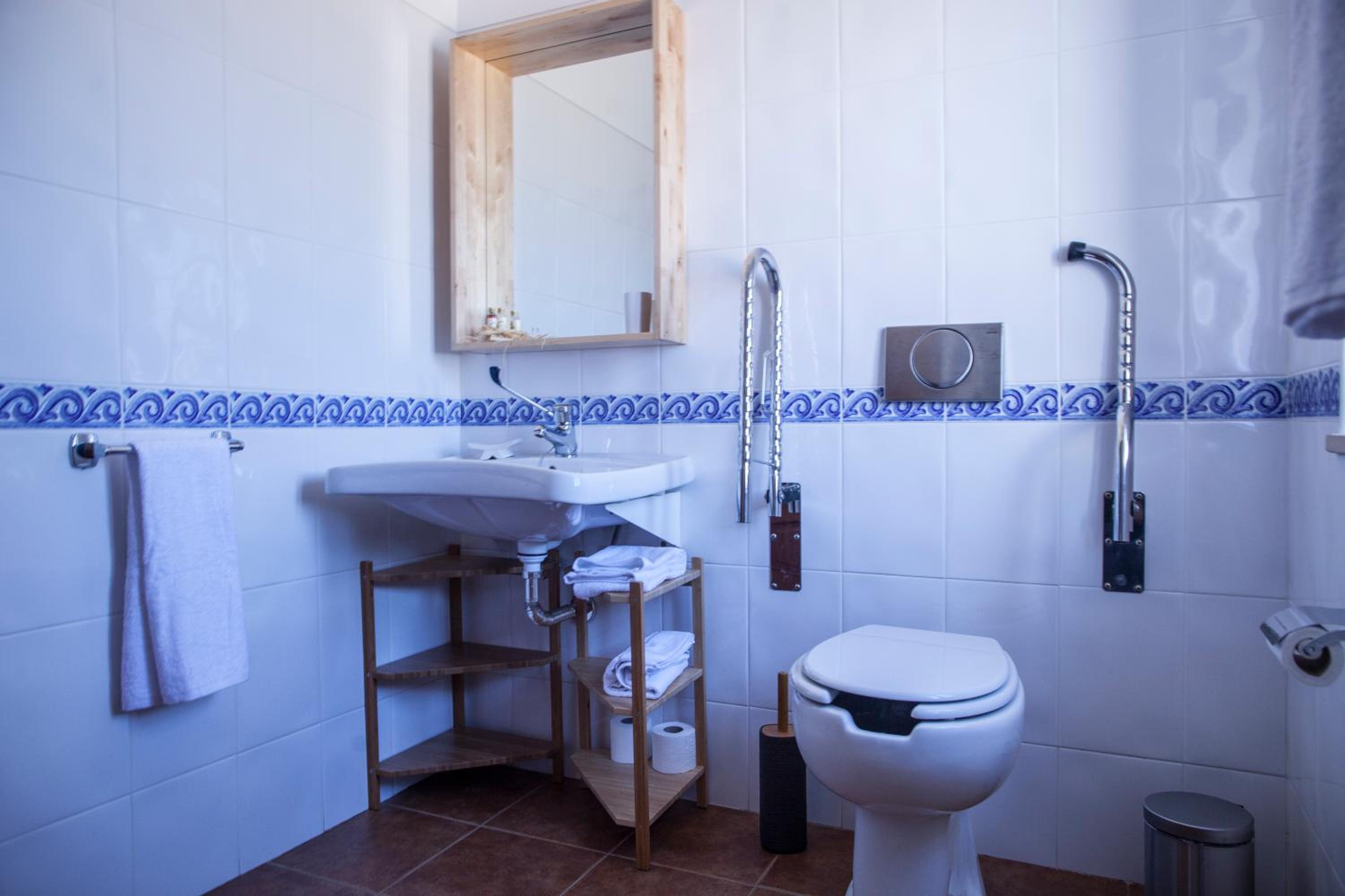 Double Room - Disability Access - Photo 4