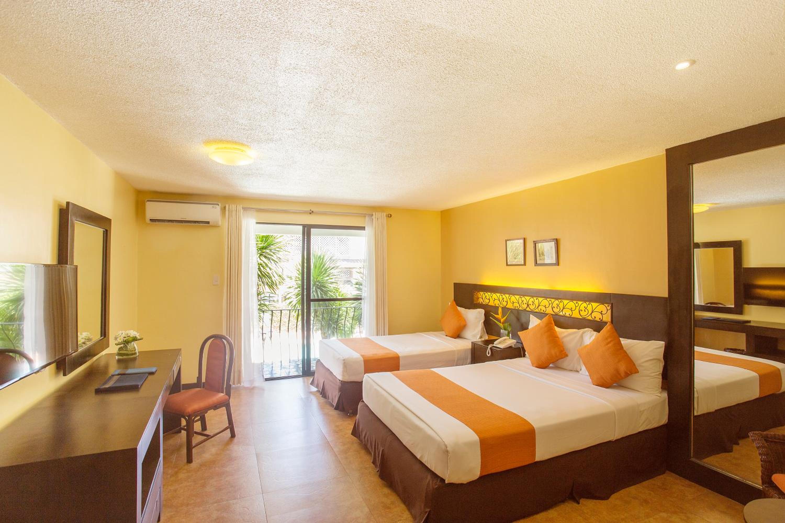 Premier Suite - Photo 4