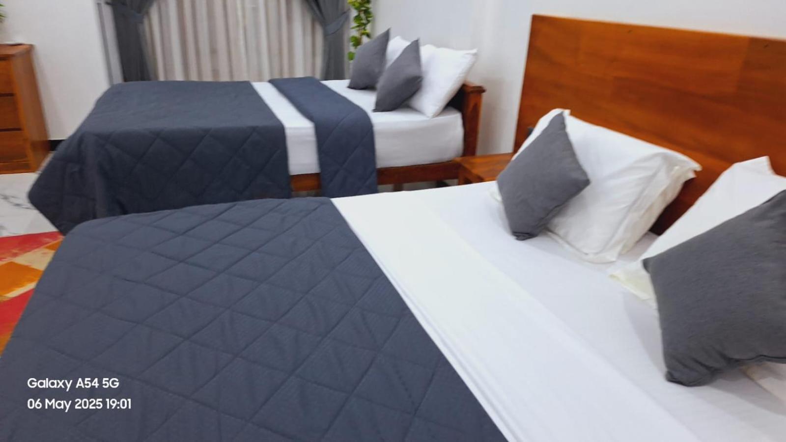 Deluxe Double Room (2 Adults + 1 Child)