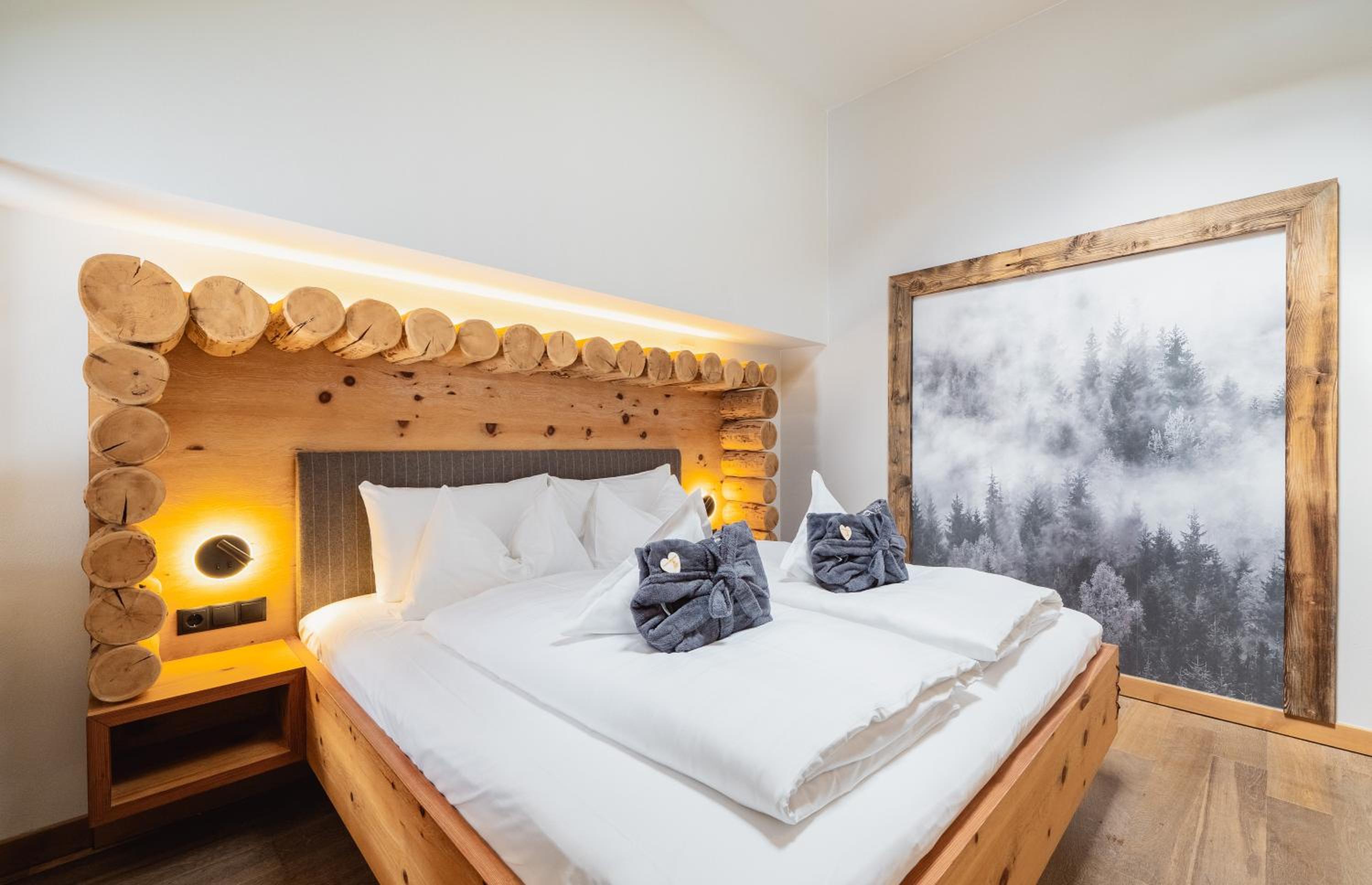 Deluxe Suite - Photo 1