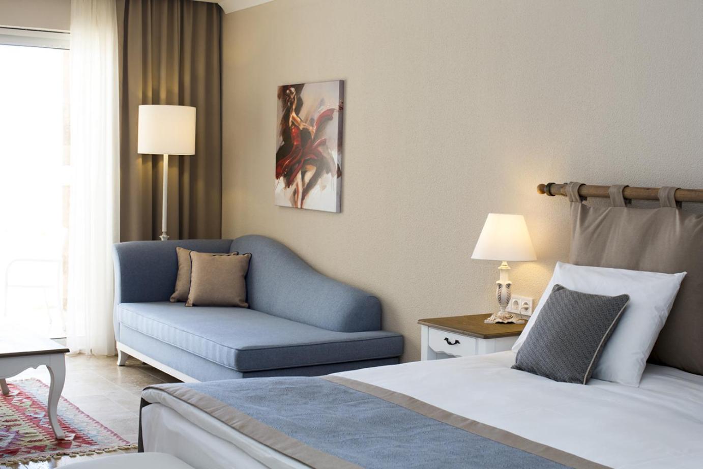 Standard Double or Twin Room with Sea View photo 2