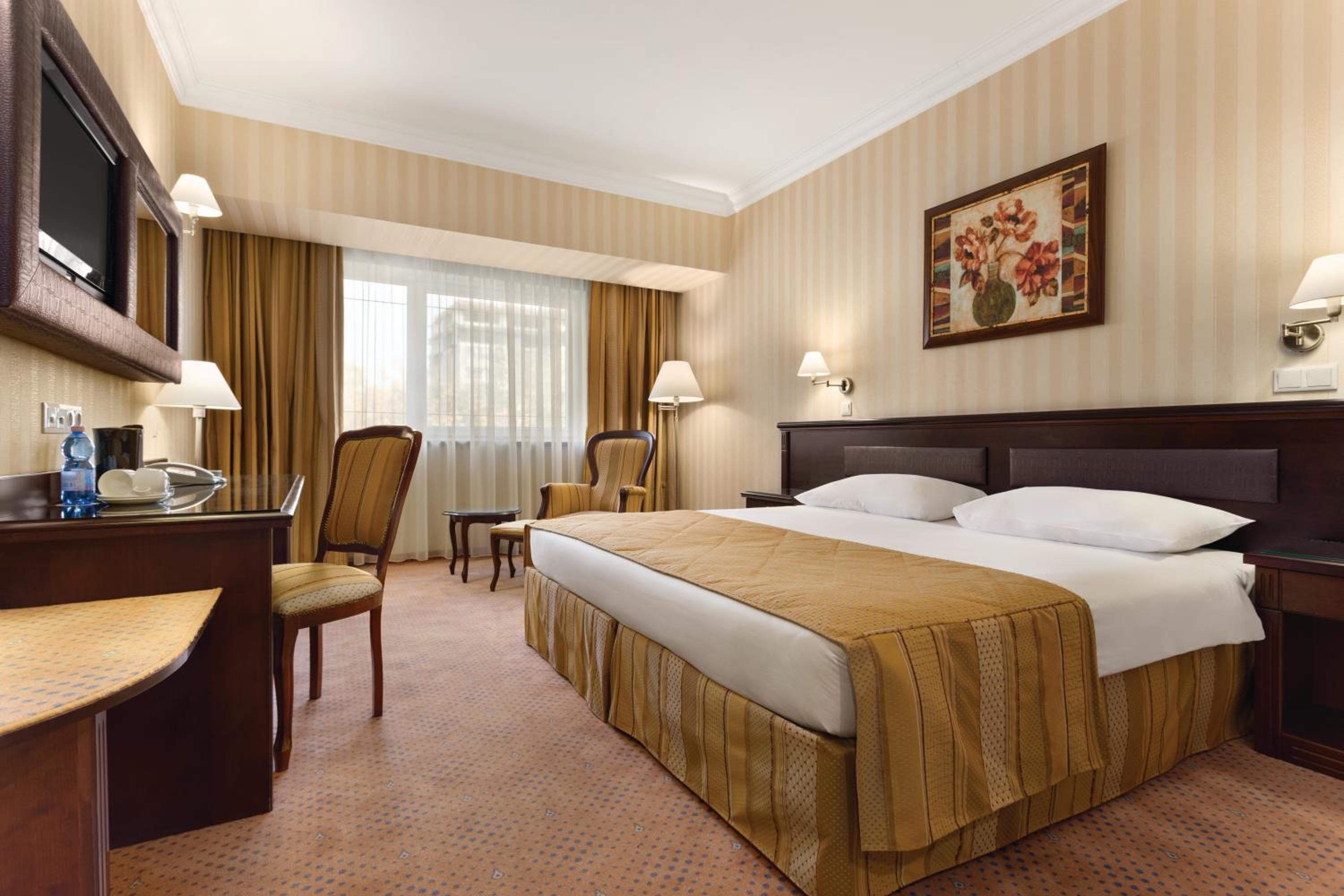 Deluxe Room with King Bed - Non-Smoking