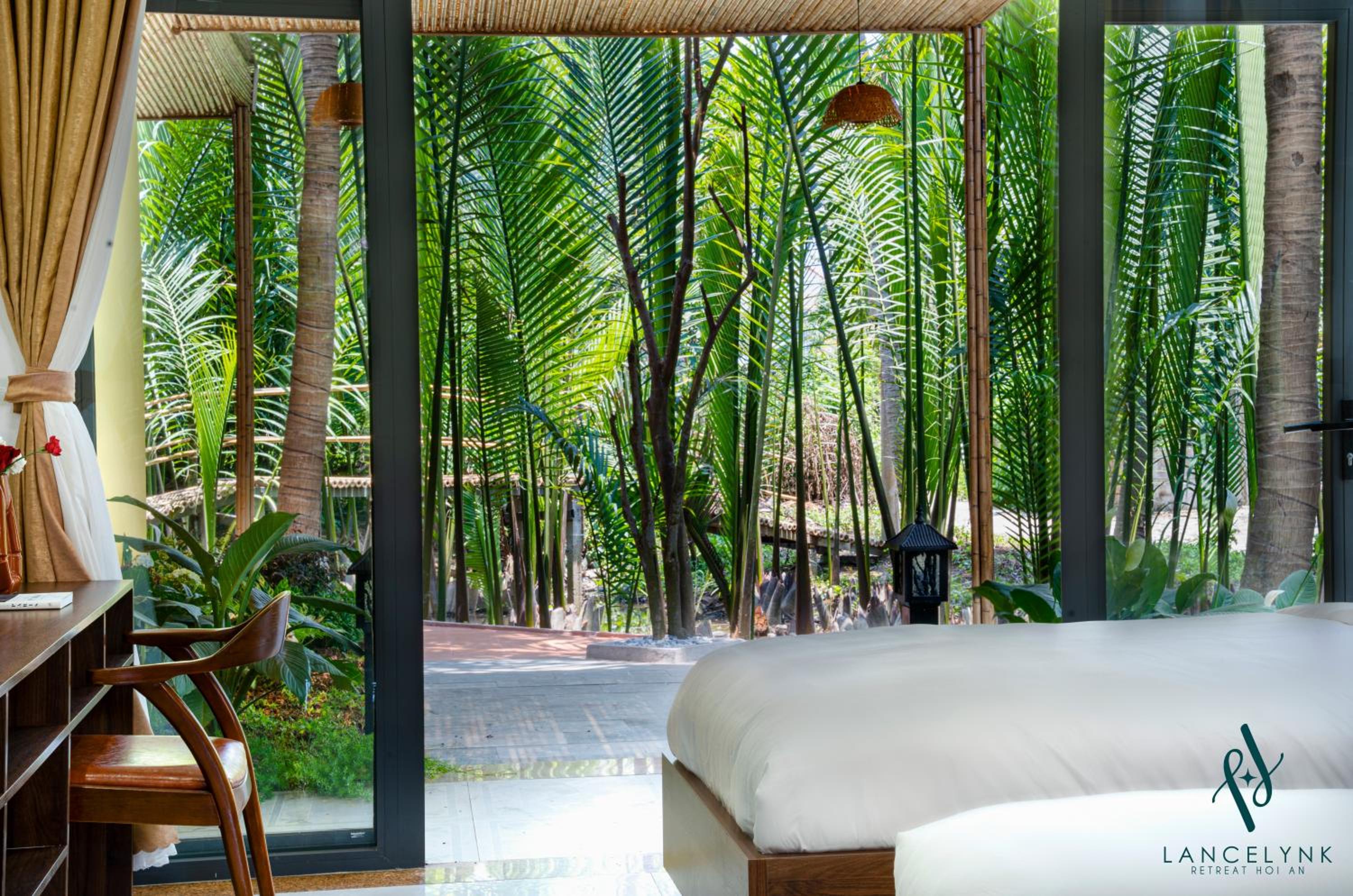 Twin Room with Bath