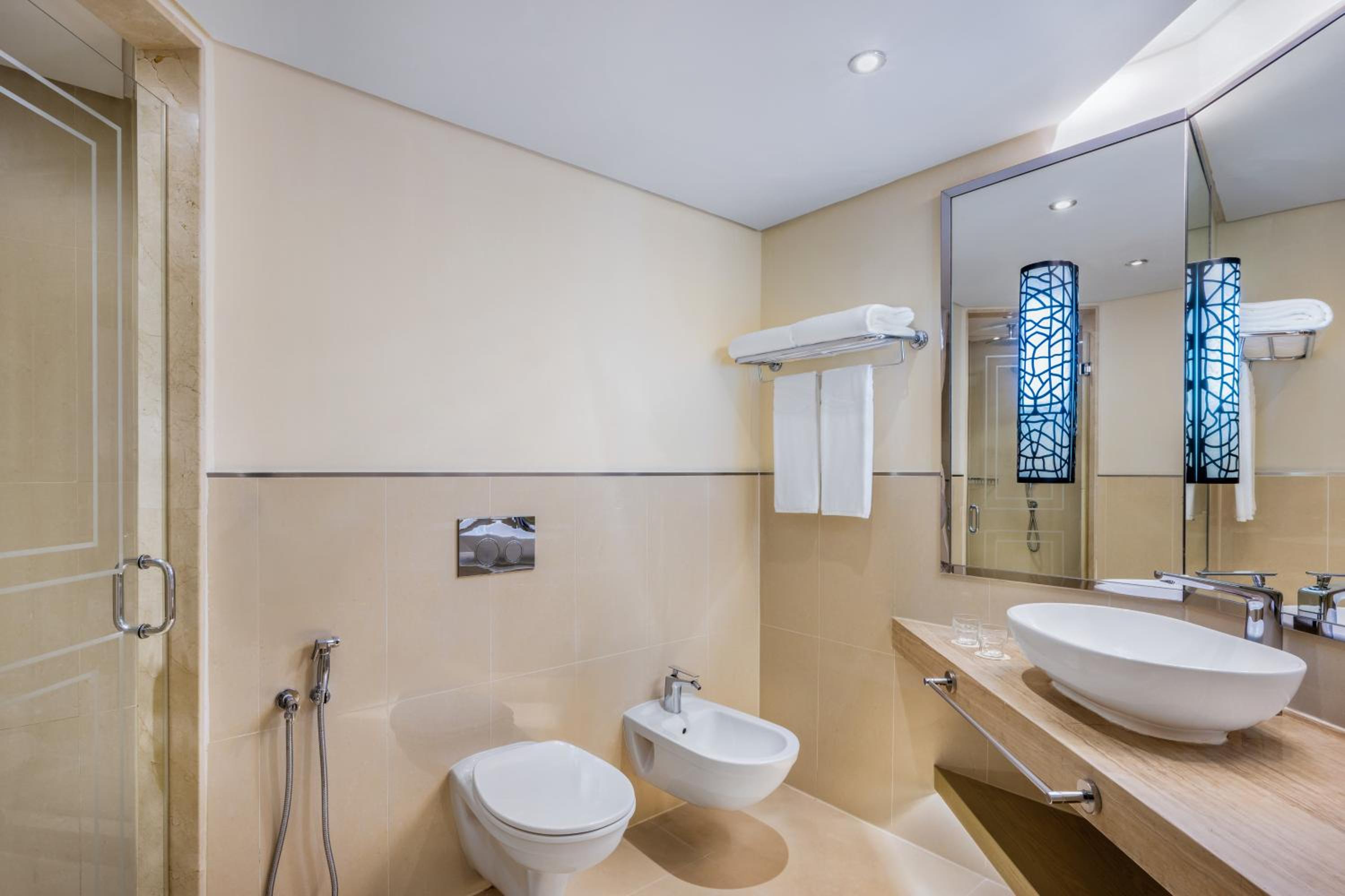 Superior Twin Room - Guaranteed 3pm Late Check Out (applicable only on weekdays and not applicable from May 27th-31st) and 20% Discount on F&B - Photo 1