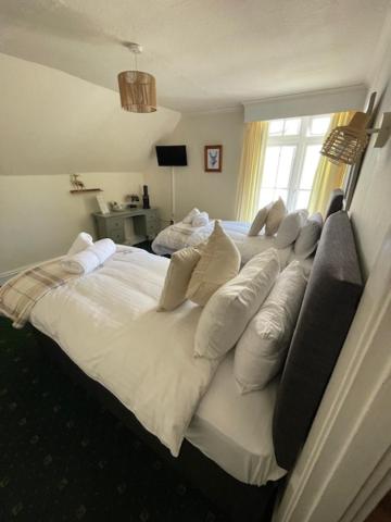 Twin Room with Bath