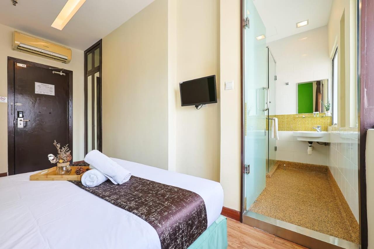 Deluxe Queen Room photo 2