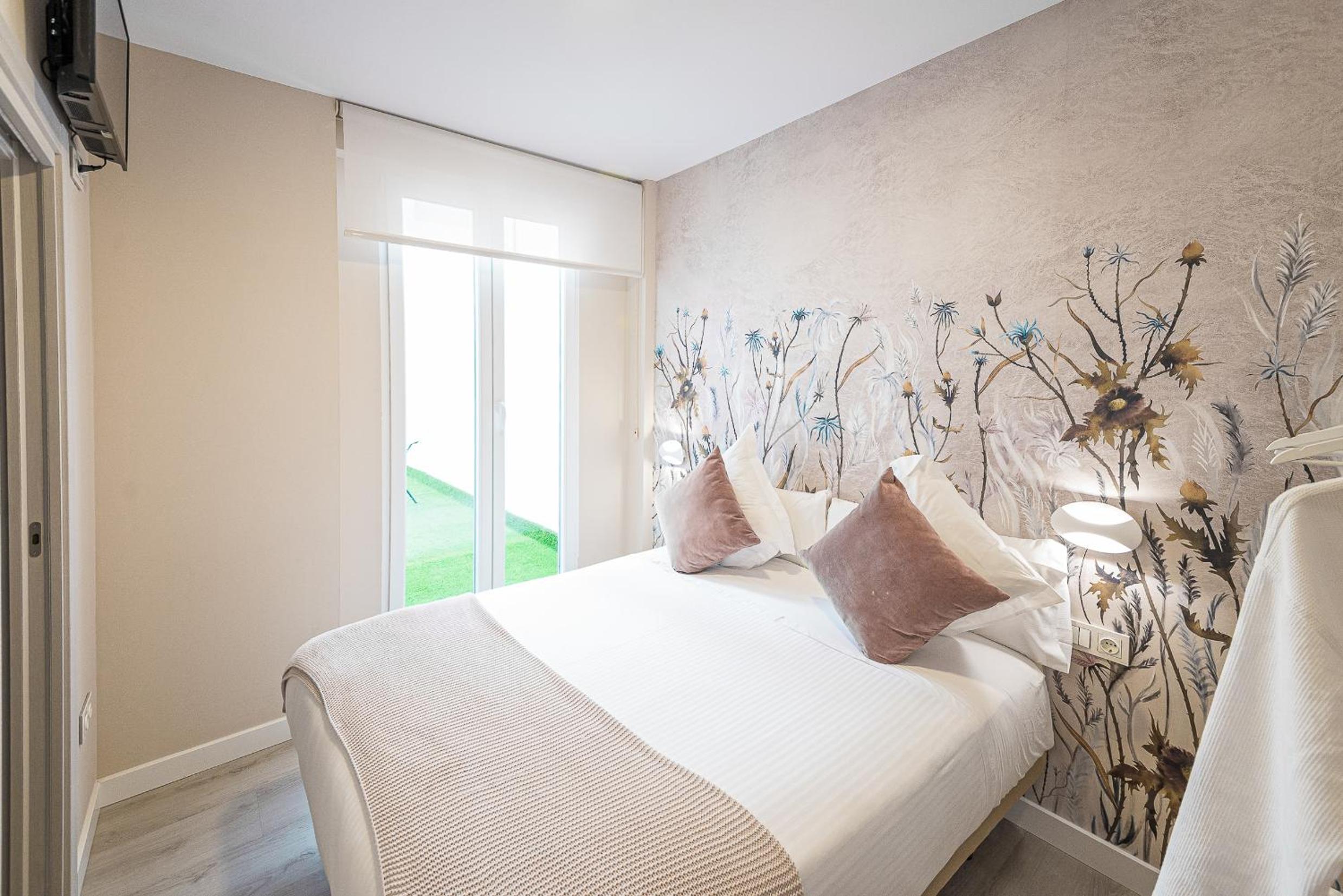 Standard Room - Photo 11