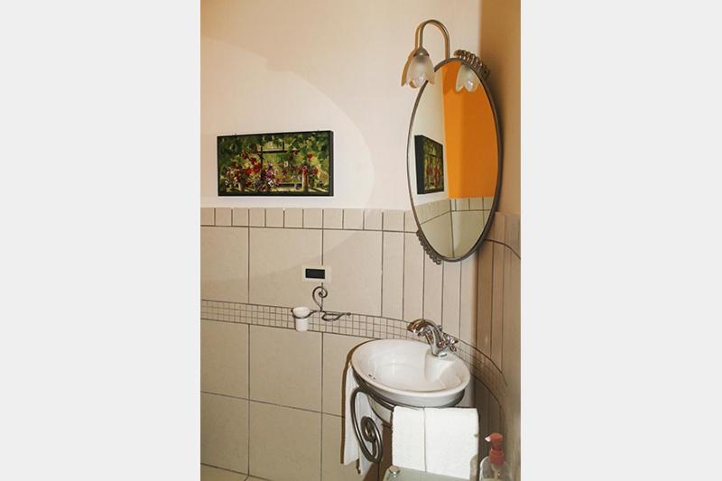 Double Room with Private Bathroom photo 3