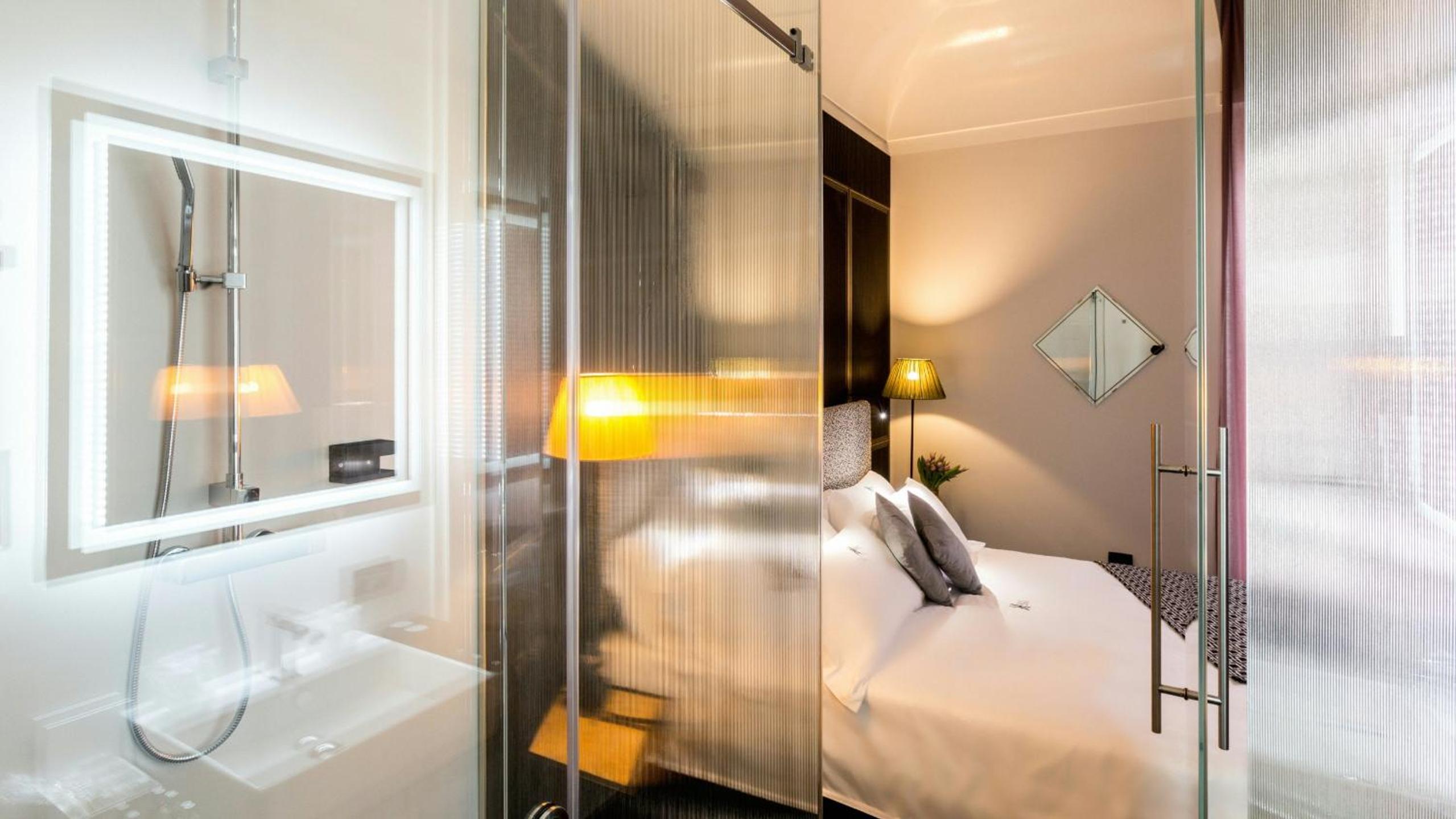 Deluxe Double Room photo 2