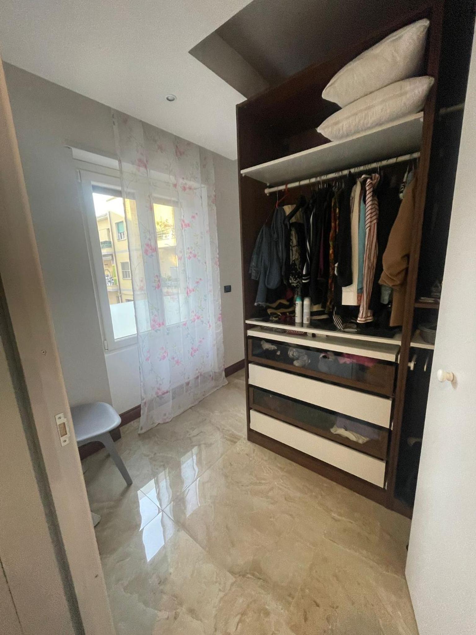 Deluxe One-Bedroom Apartment