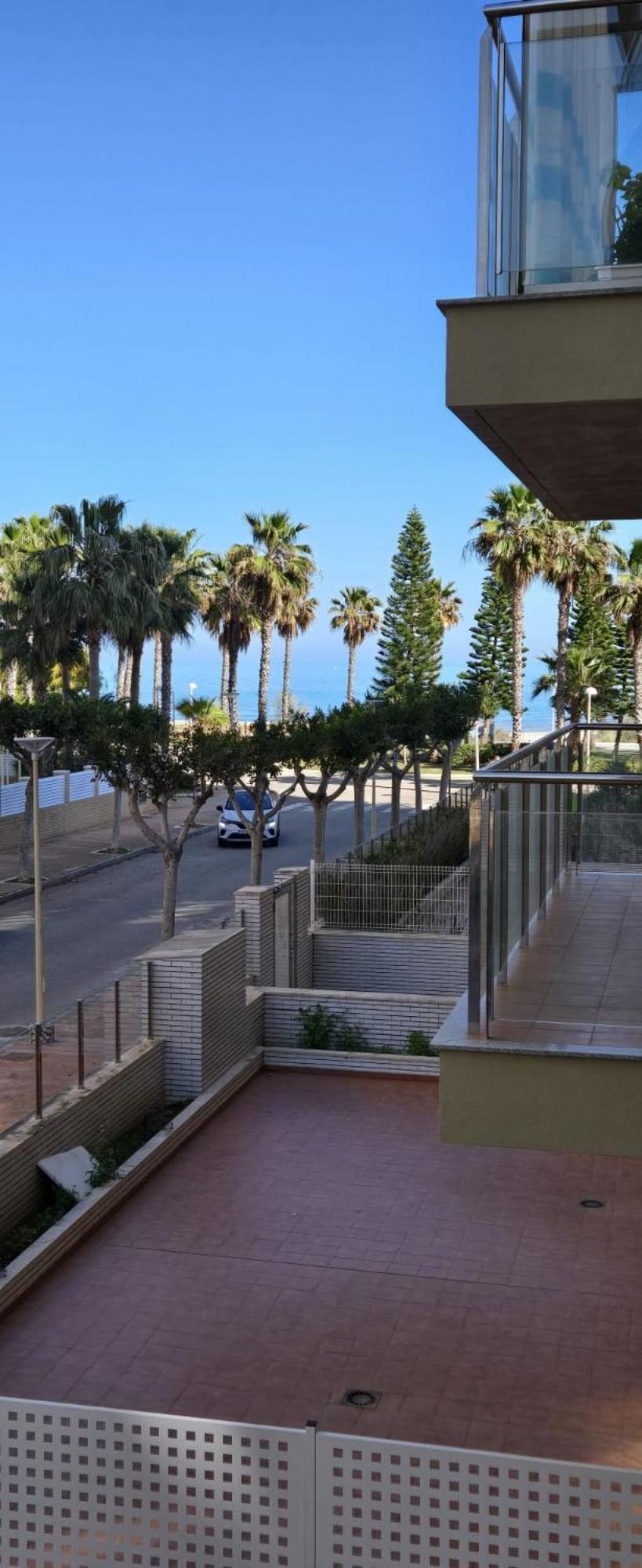 Two-Bedroom Apartment with Balcony and Sea View photo 2