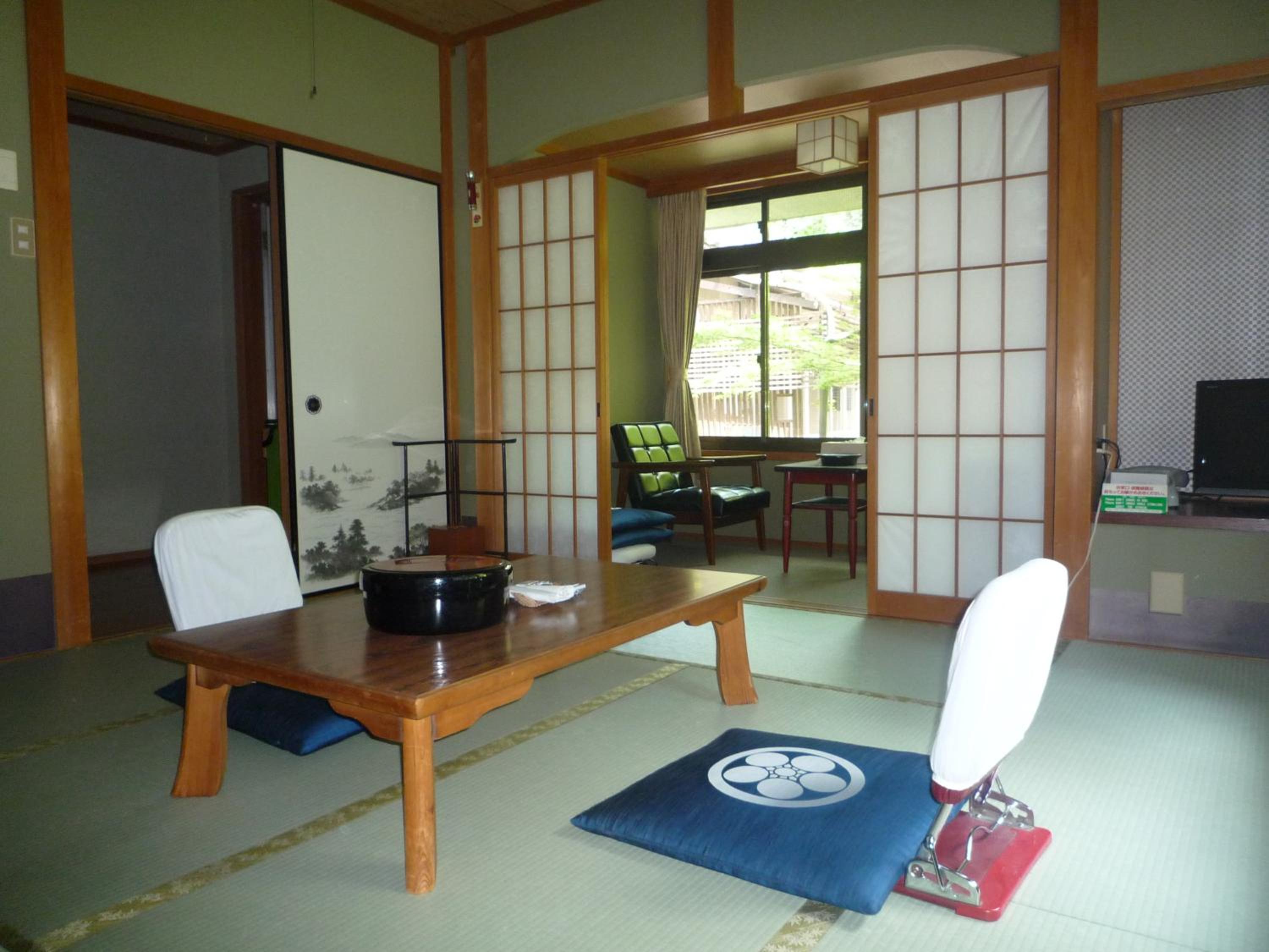 Japanese-Style Triple Room thumbnail 6