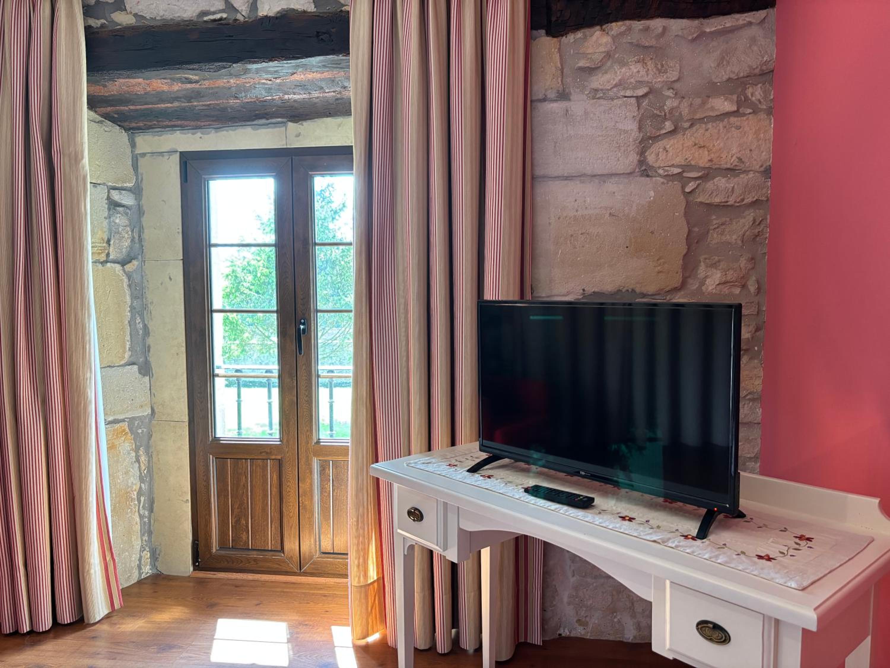 Superior Double or Twin Room - Photo 2