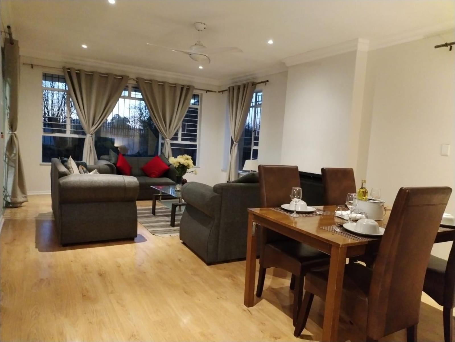 Deluxe King Suite photo 1