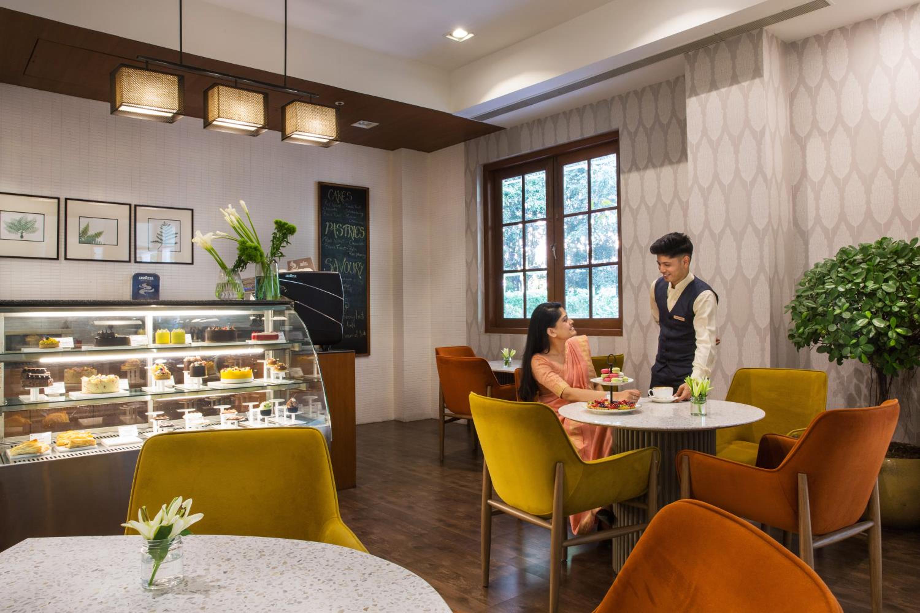 Day Use Room for 6hrs (Any 06 hours Between 0900hrs to 1800hrs) Mandatory checkout at 6pm - No night stay allowed