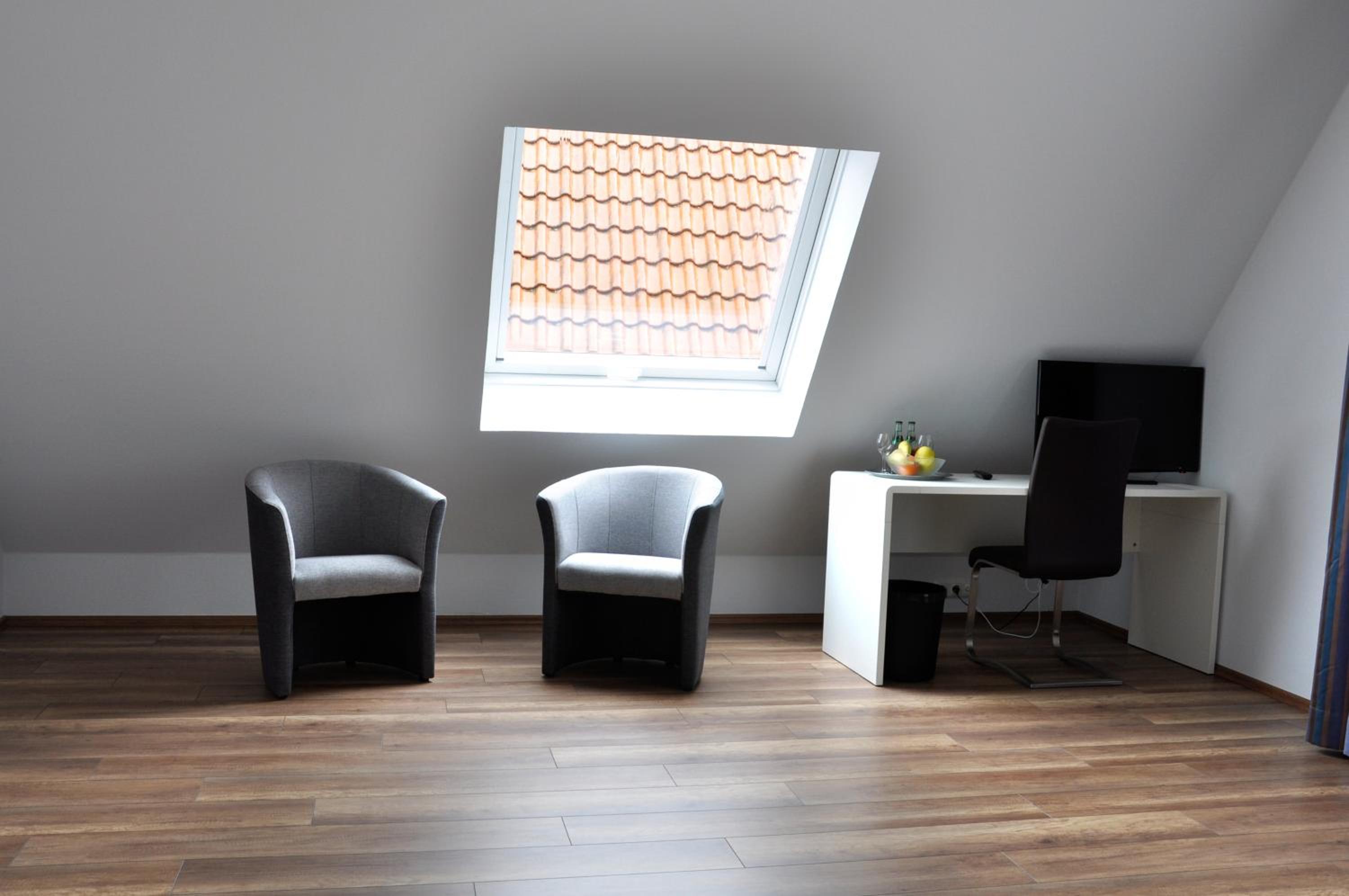 Double Room - Photo 7
