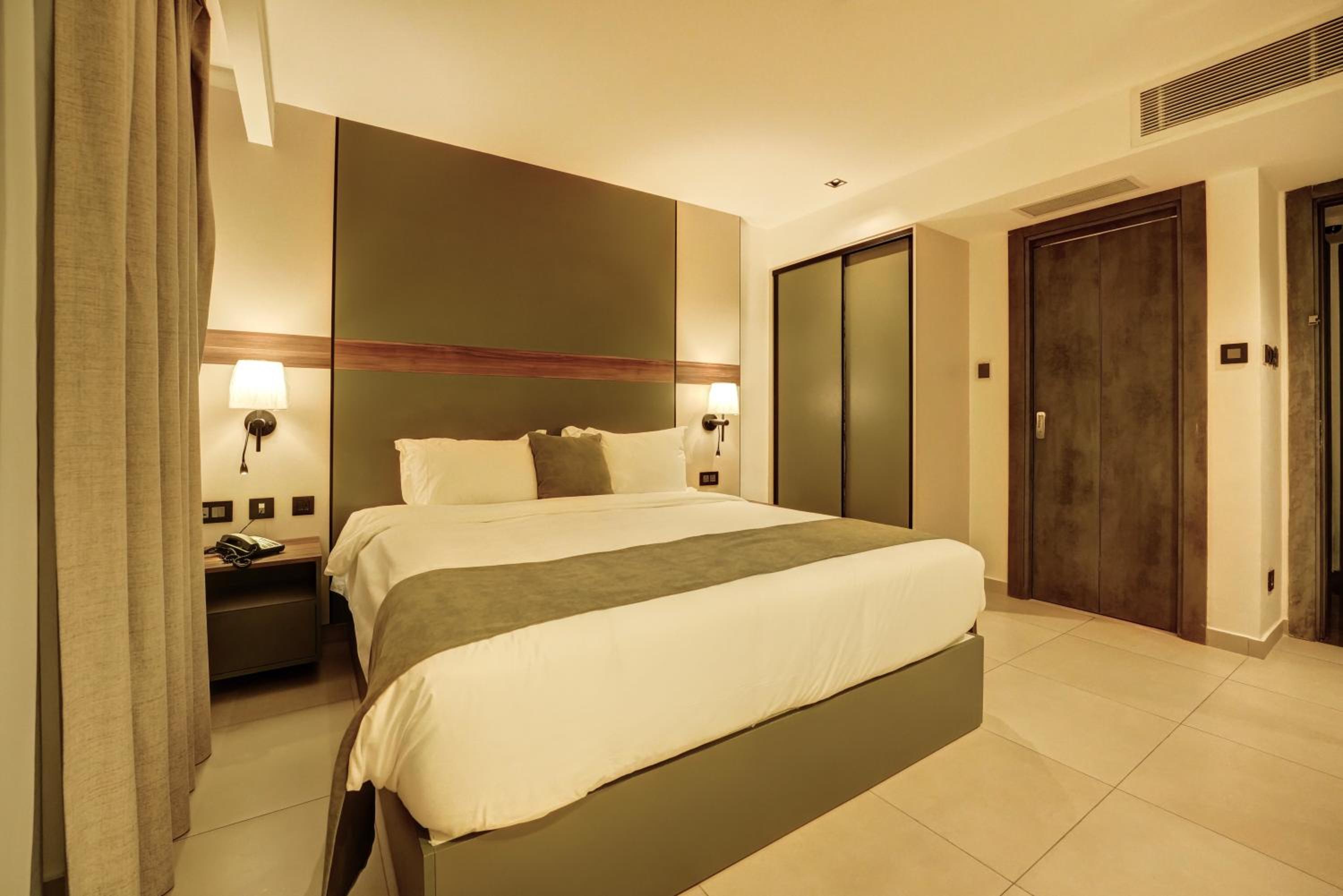 Standard King Room
