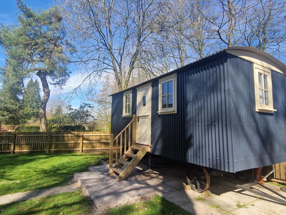Shepherd's Hut with Garden 