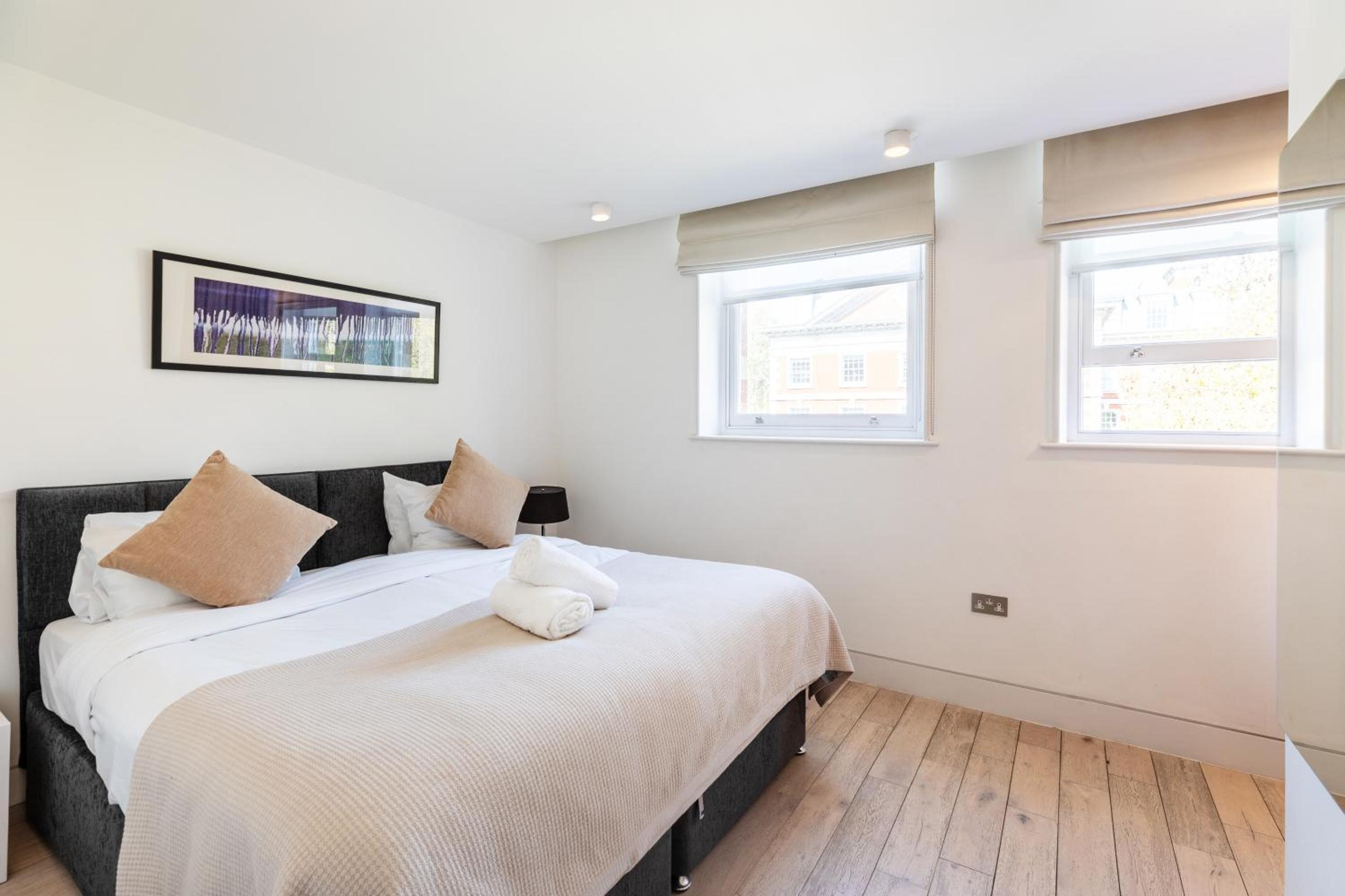 Deluxe Two-Bedroom Apartment with Garden View photo 2