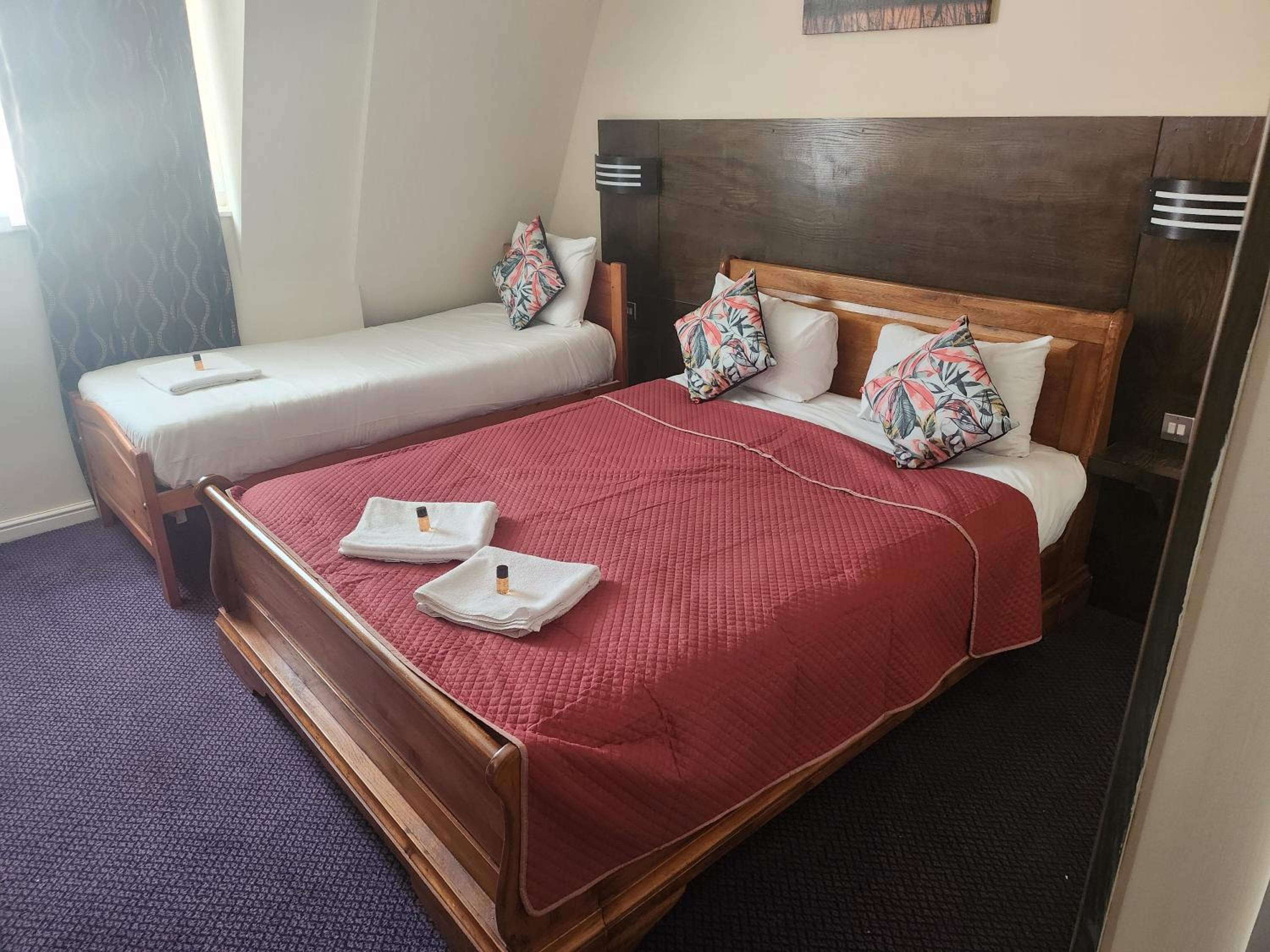 Standard Triple Room photo 2