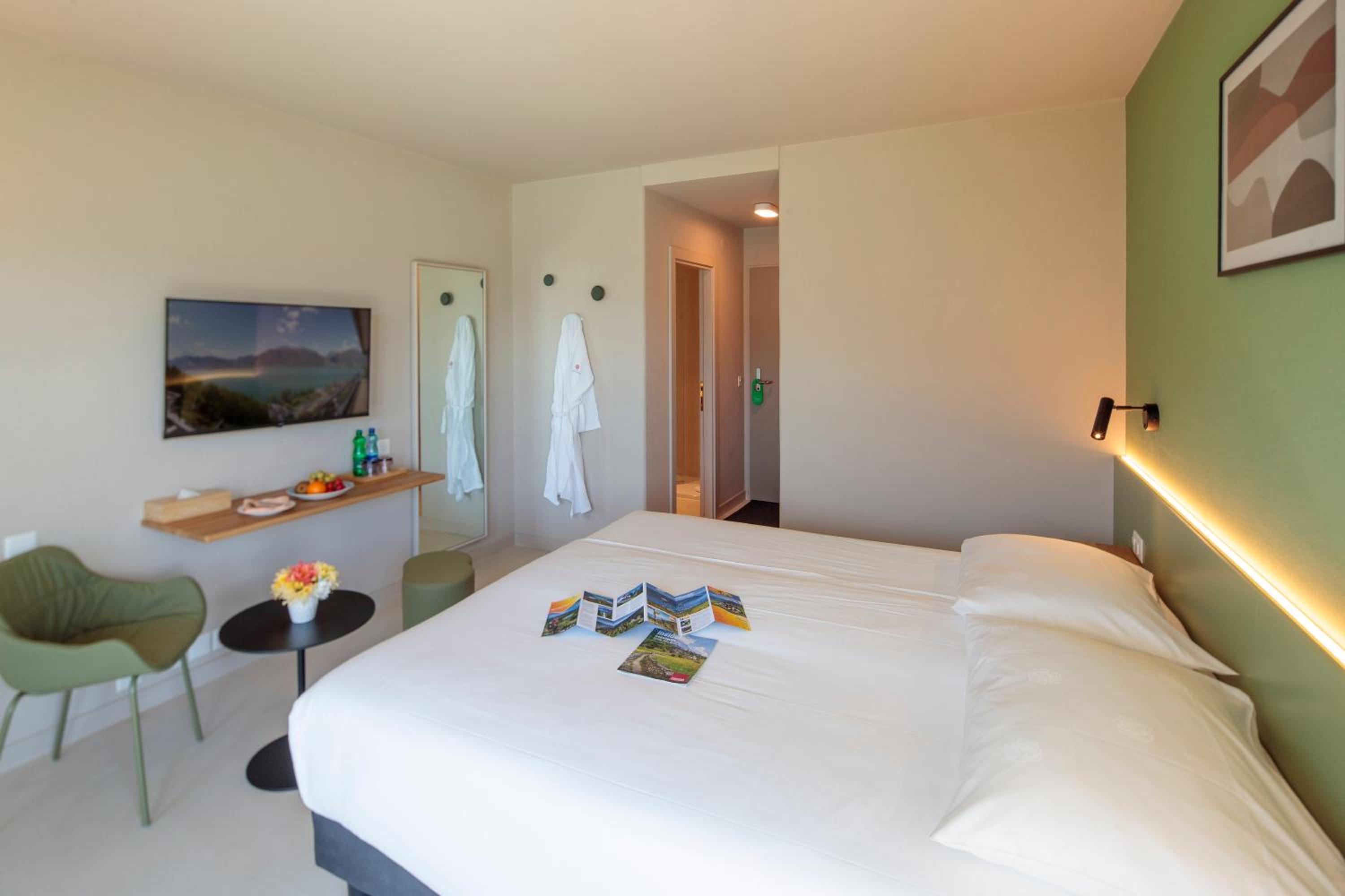 Bellavista Deluxe Double Room with Balcony - Photo 6