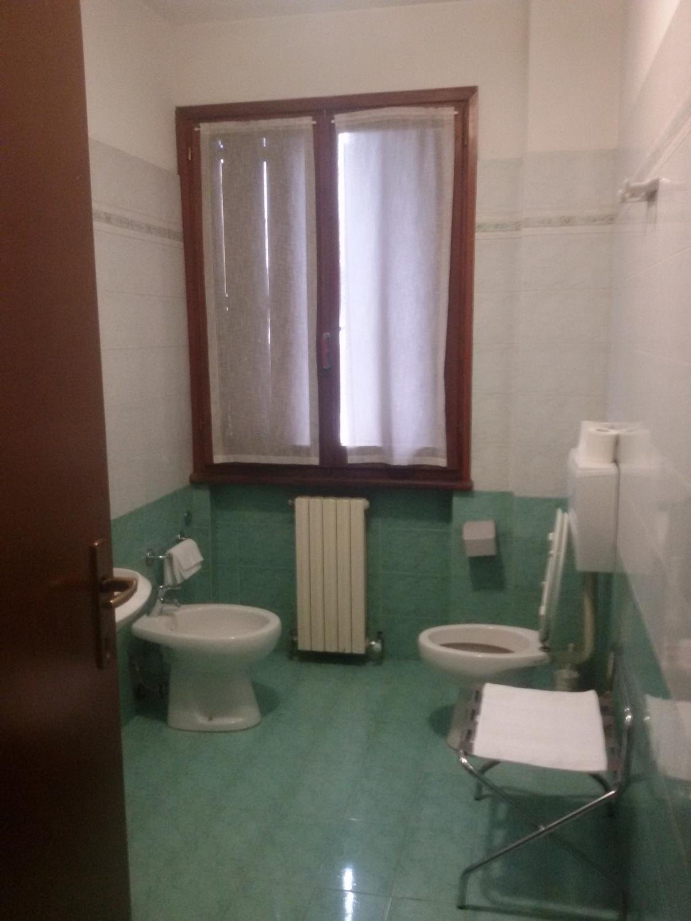 Twin Room - Photo 2