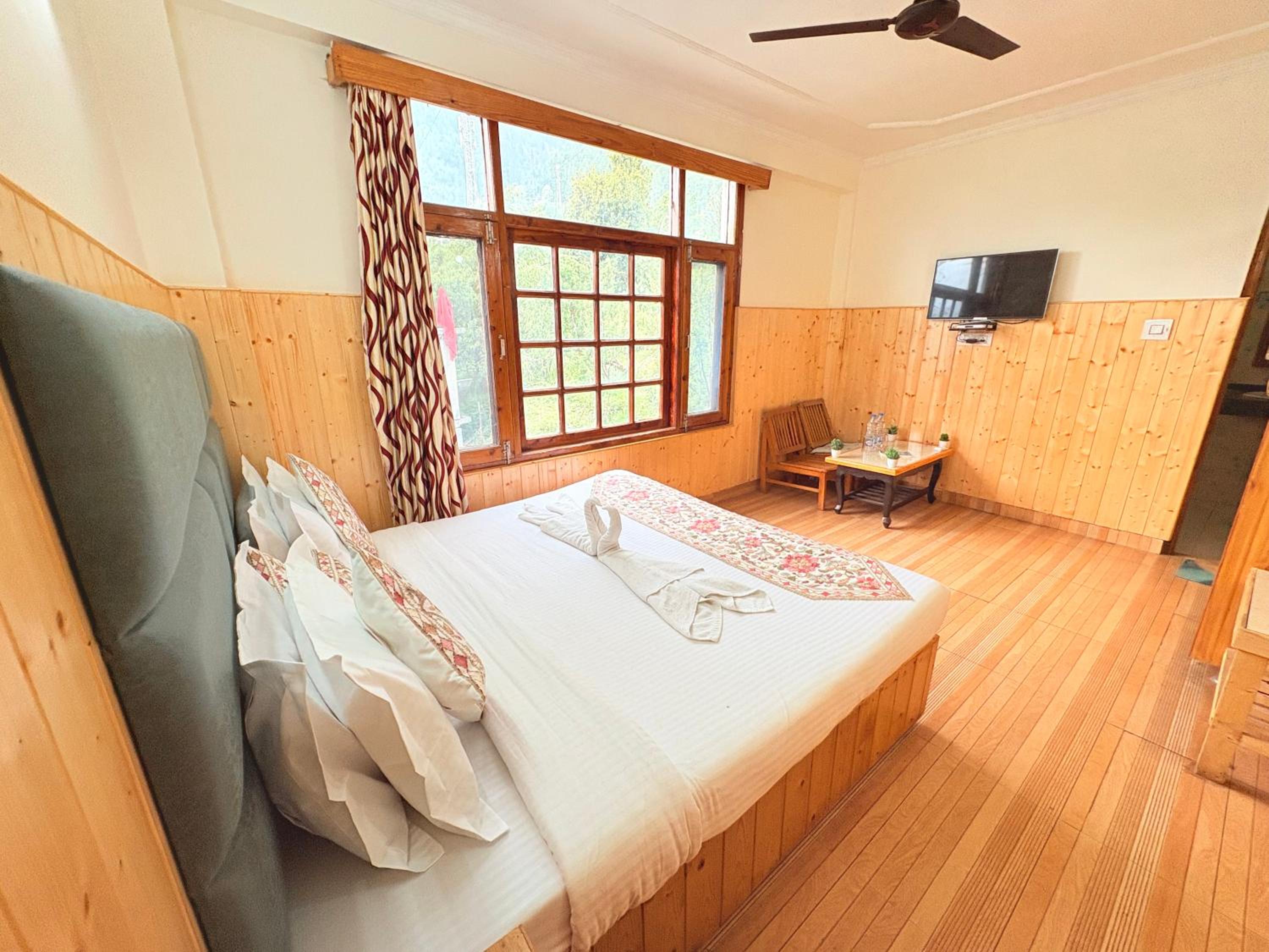Standard King Room