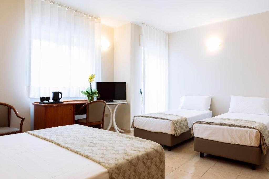 Quadruple Room - Photo 3