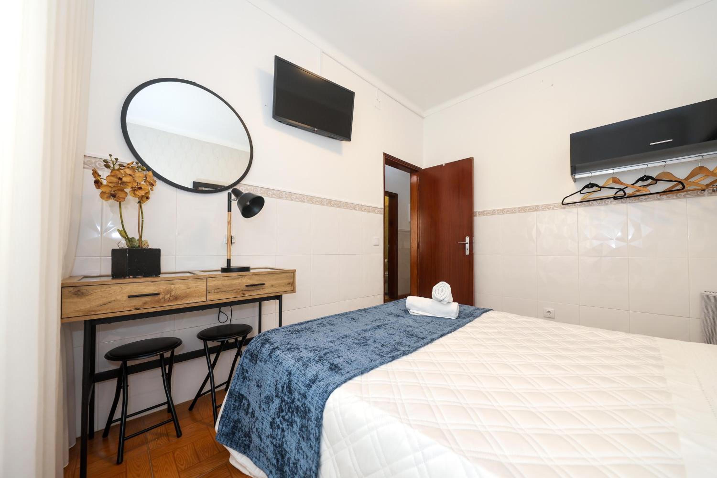 One-Bedroom House - Photo 4