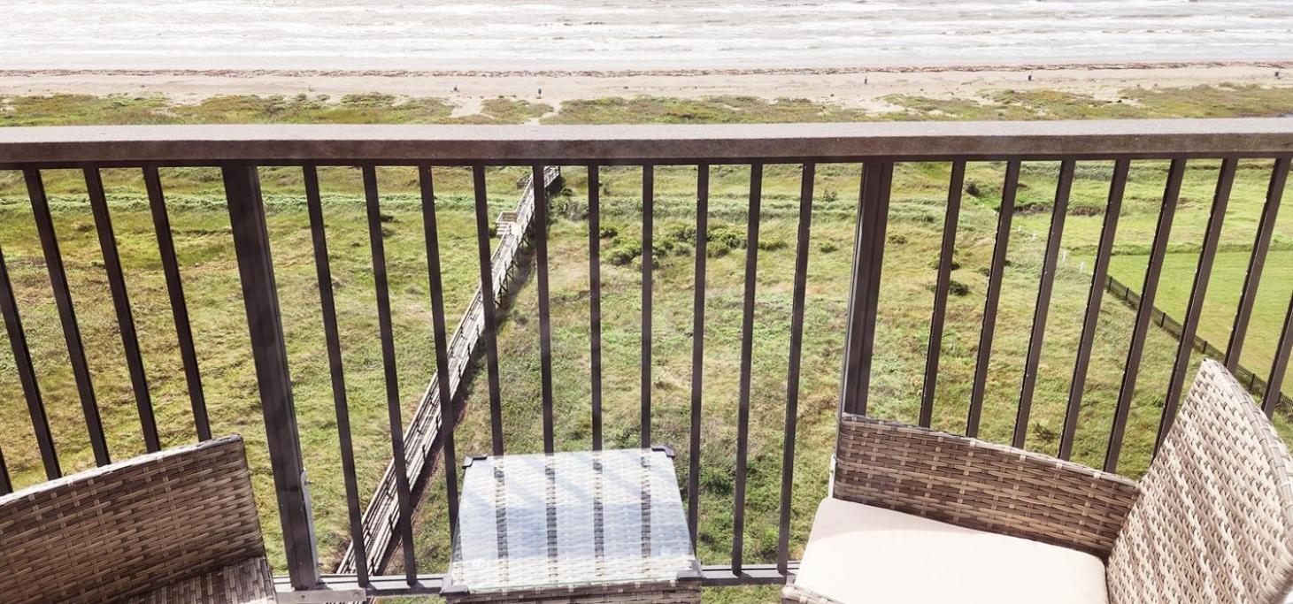 901A Beachfront Heated Pool Gulf View Sleeps 2
