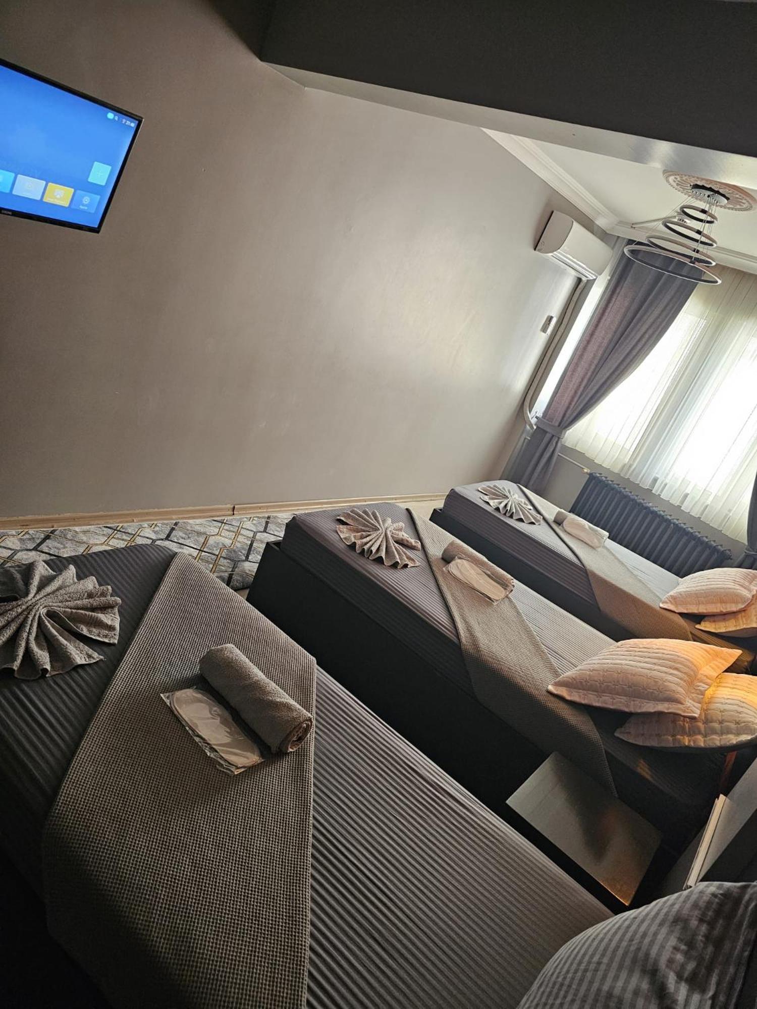 Deluxe Family Room